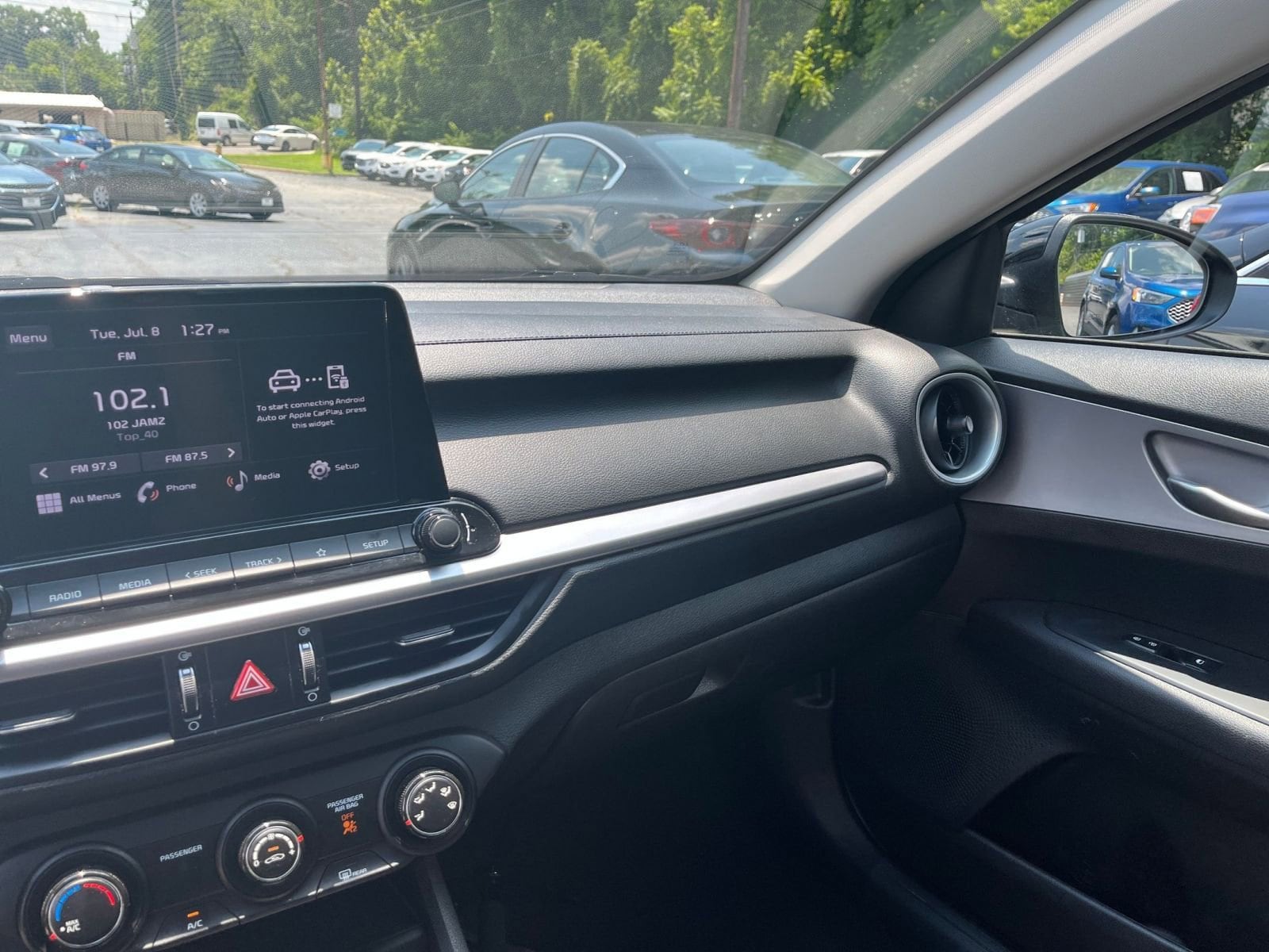 Thumbnail: 2024 Kia Forte - 29
