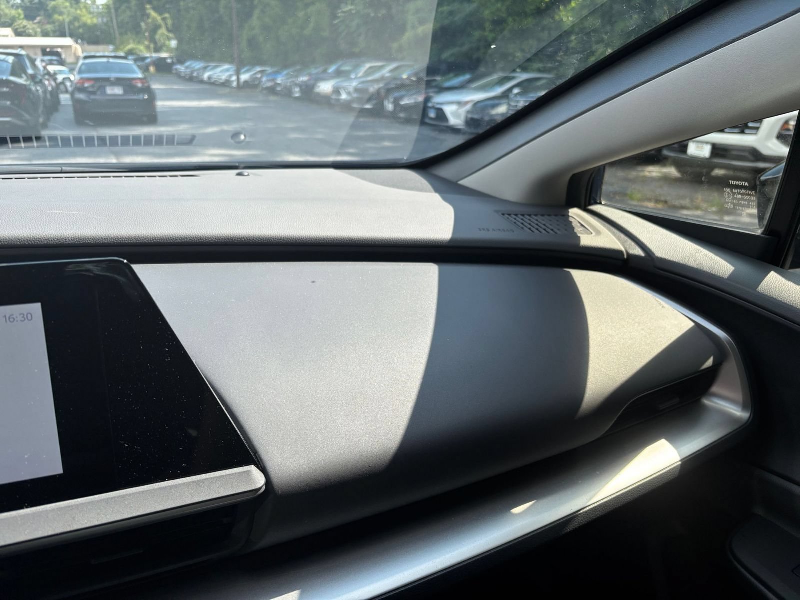 Thumbnail: 2025 Toyota Prius - 30