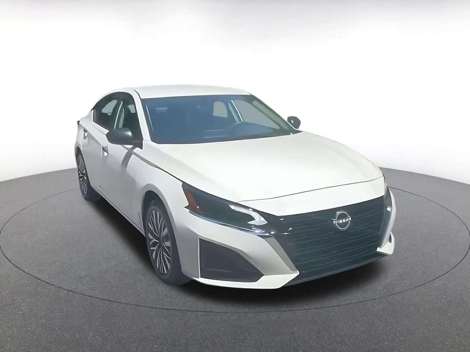 Thumbnail: 2025 Nissan Altima - 3