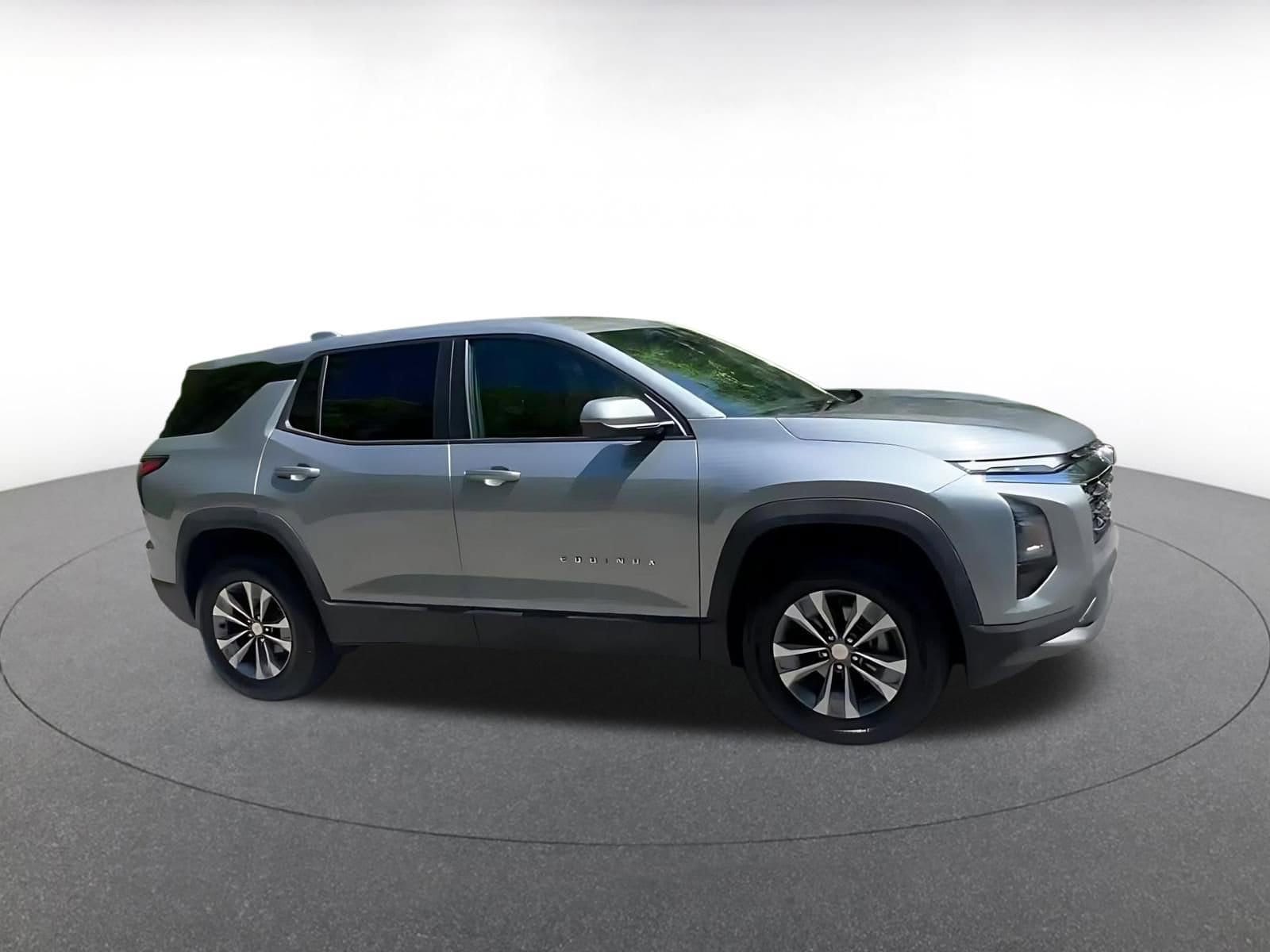 Thumbnail: 2025 Chevrolet Equinox - 2