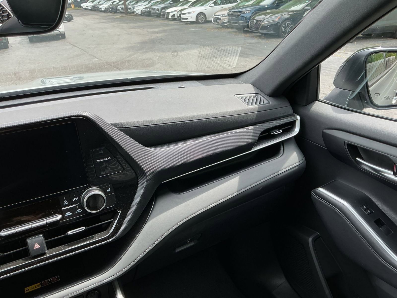 Thumbnail: 2025 Toyota Highlander - 33