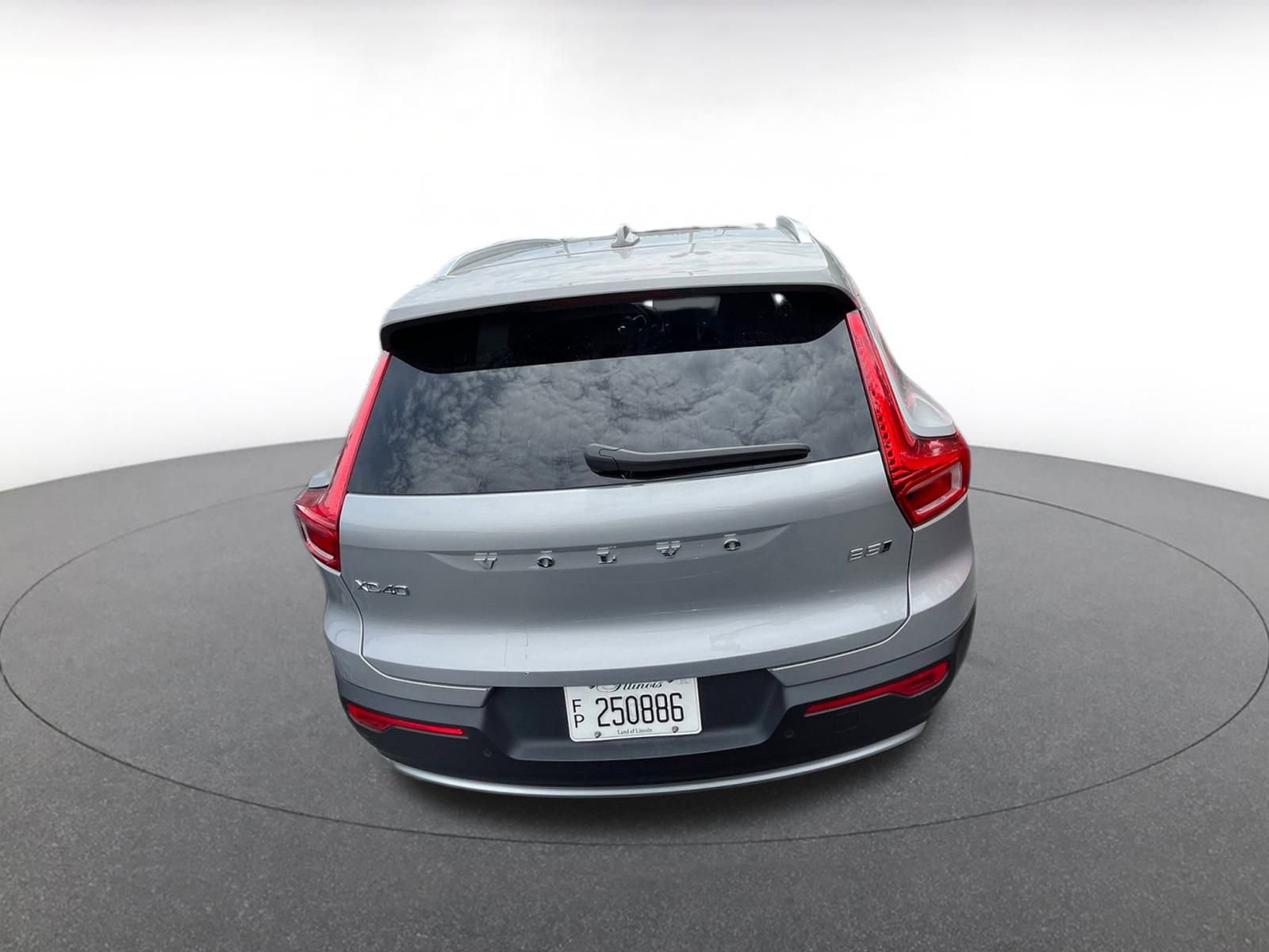 Thumbnail: 2024 Volvo XC40 - 18