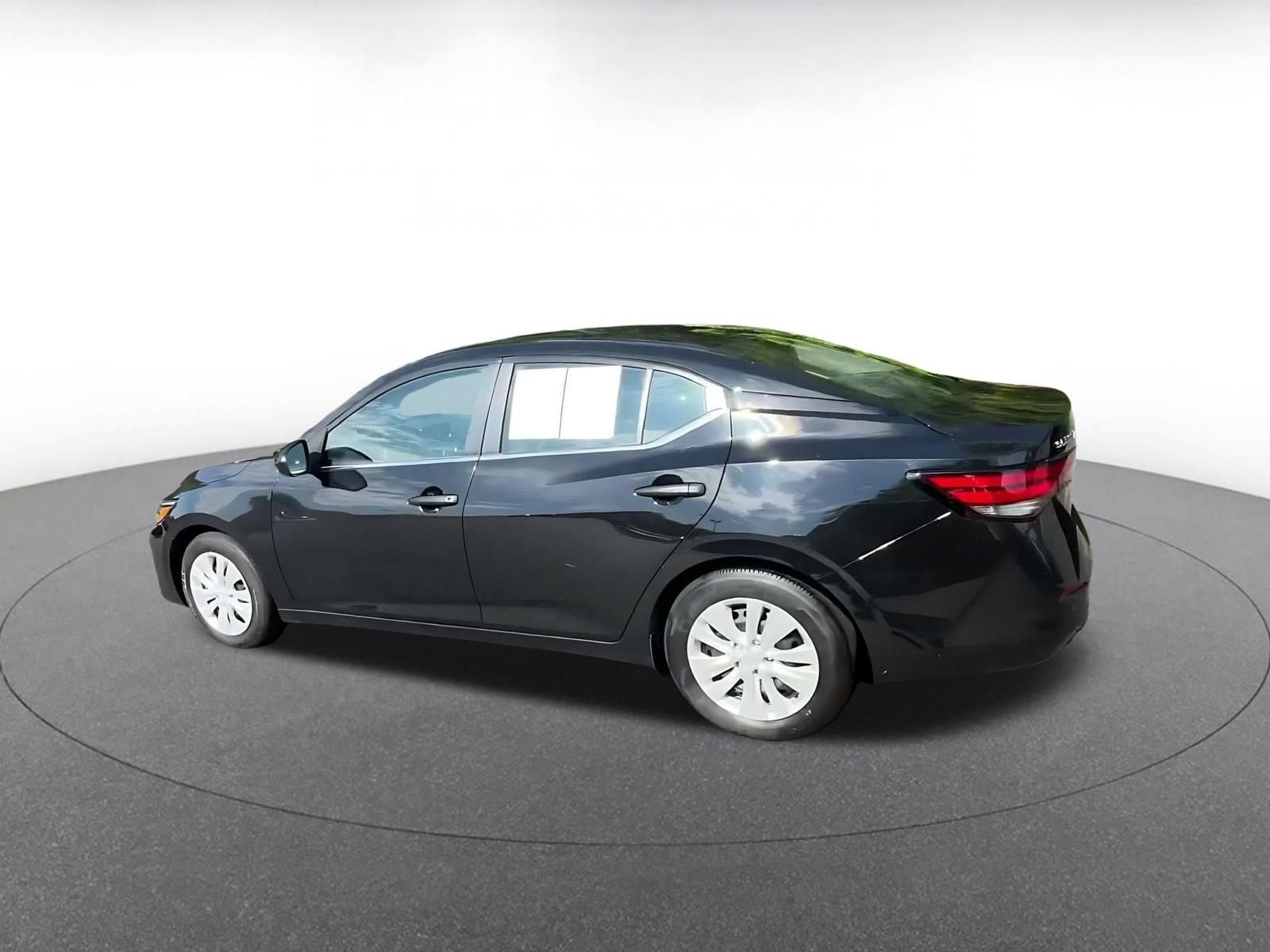 Thumbnail: 2025 Nissan Sentra - 9
