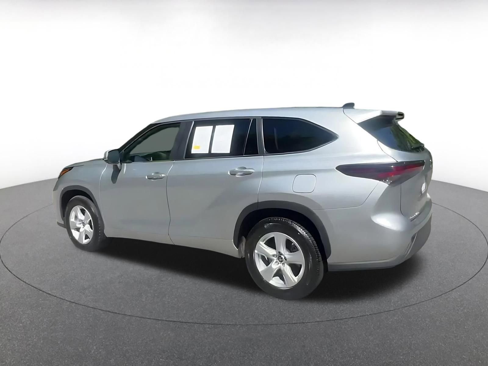 Thumbnail: 2025 Toyota Highlander - 10