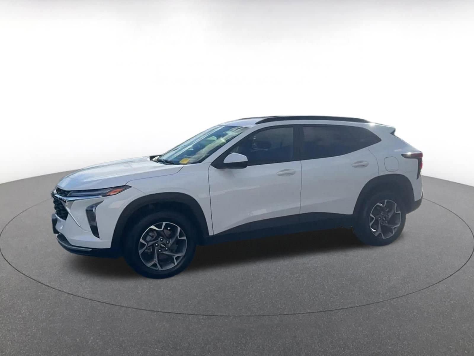 Thumbnail: 2025 Chevrolet Trax - 8