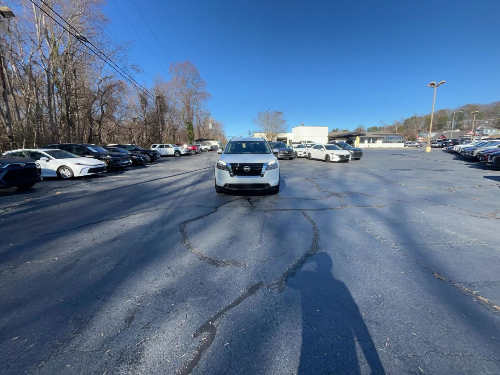 Thumbnail: 2025 Nissan Pathfinder - 16