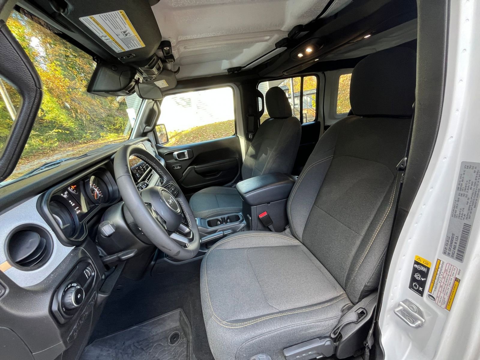 Thumbnail: 2025 Jeep Wrangler - 23