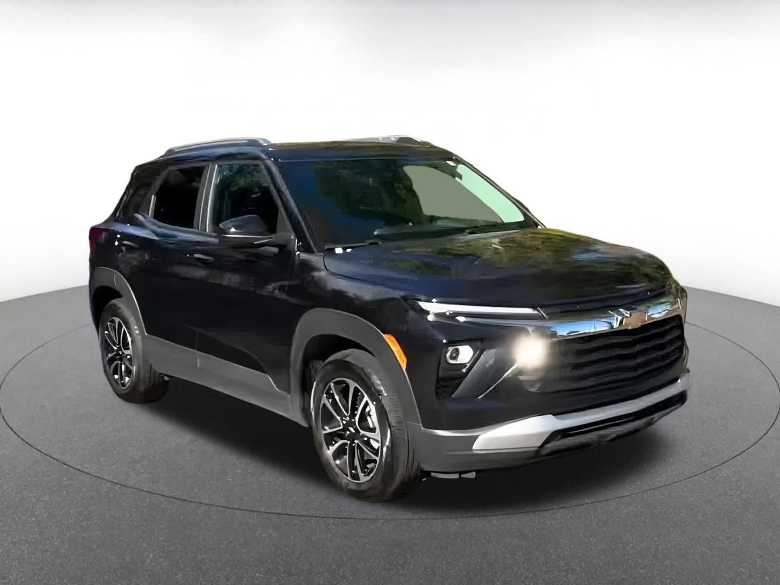 Thumbnail: 2025 Chevrolet TrailBlazer - 3