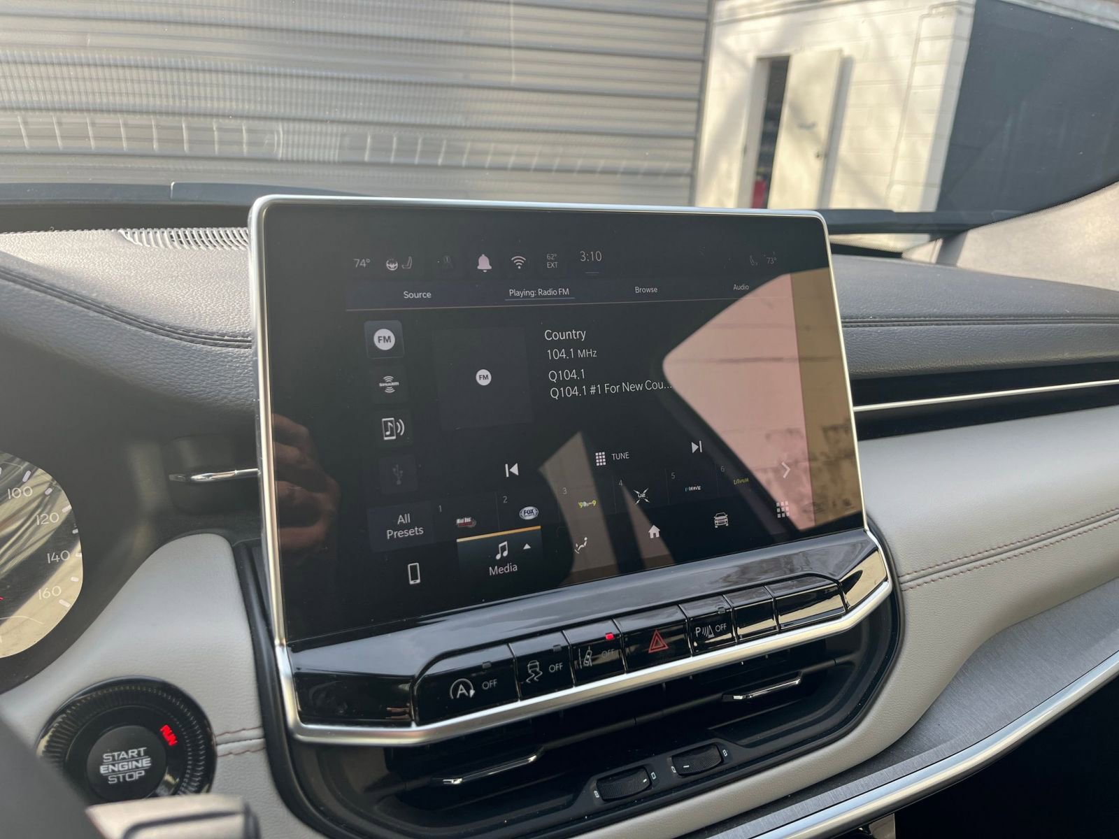 Thumbnail: 2025 Jeep Compass - 17