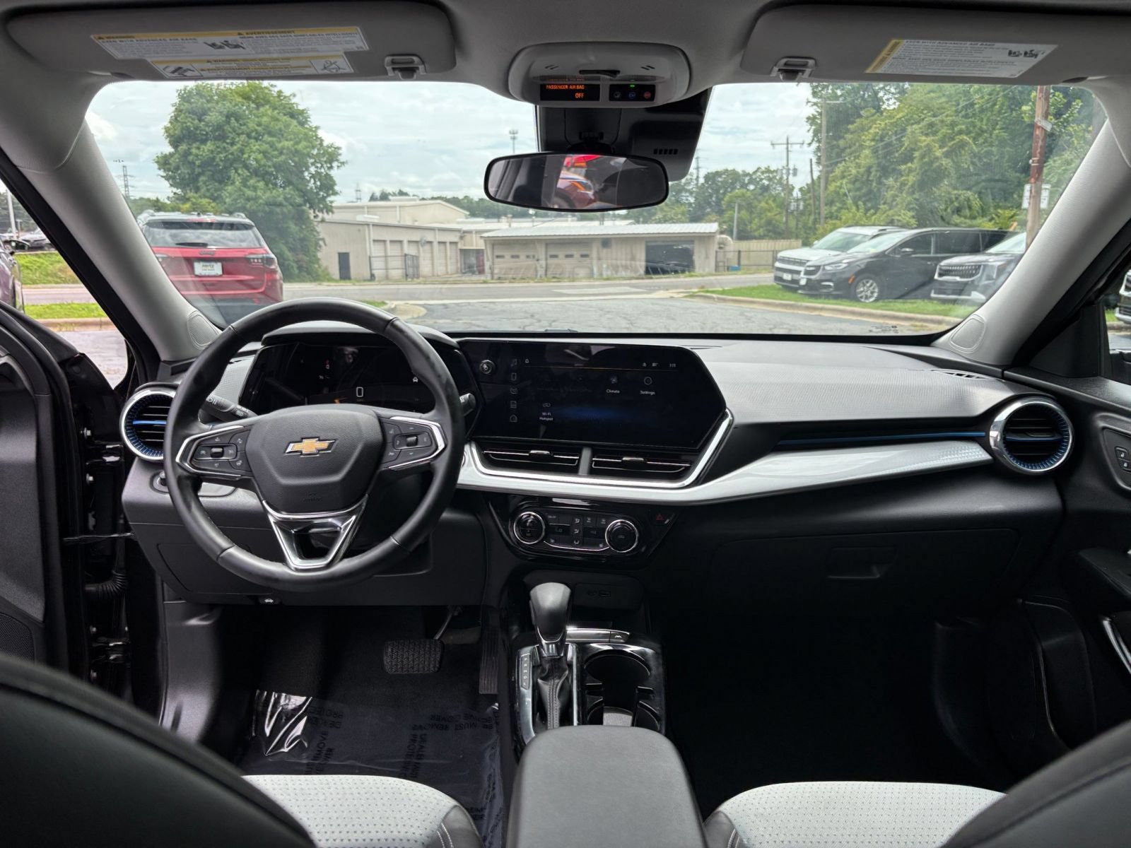 Thumbnail: 2025 Chevrolet Trax - 23