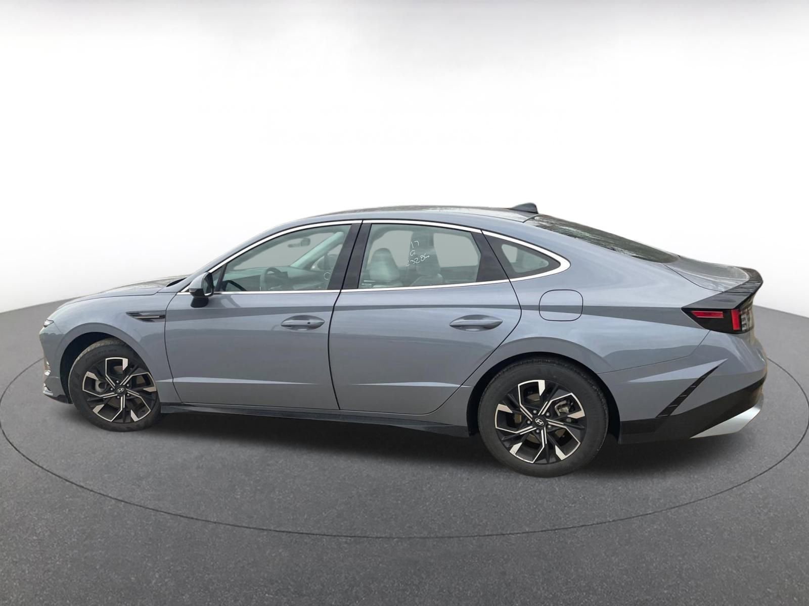 Thumbnail: 2025 Hyundai Sonata - 9