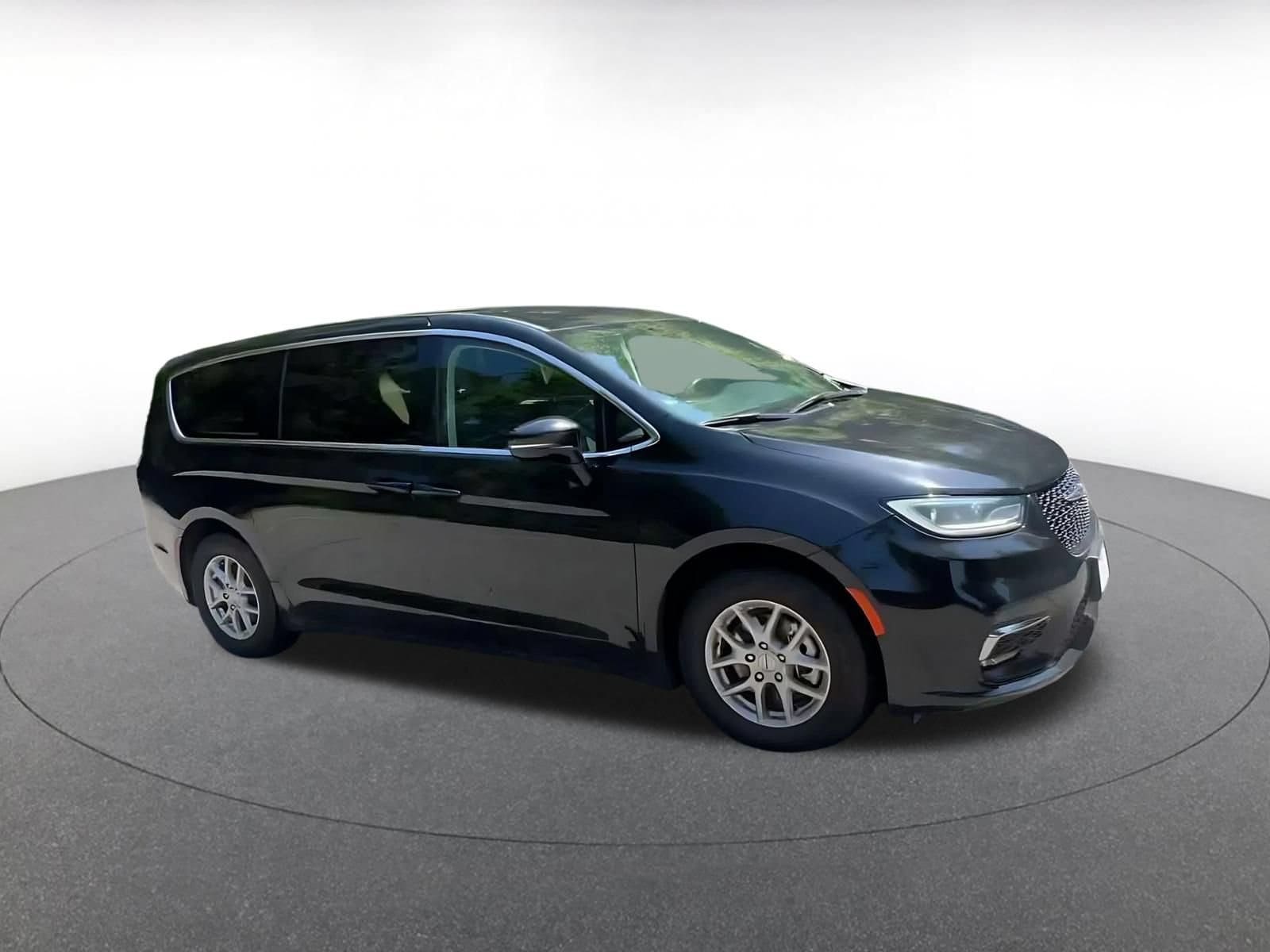 Thumbnail: 2024 Chrysler Pacifica - 2
