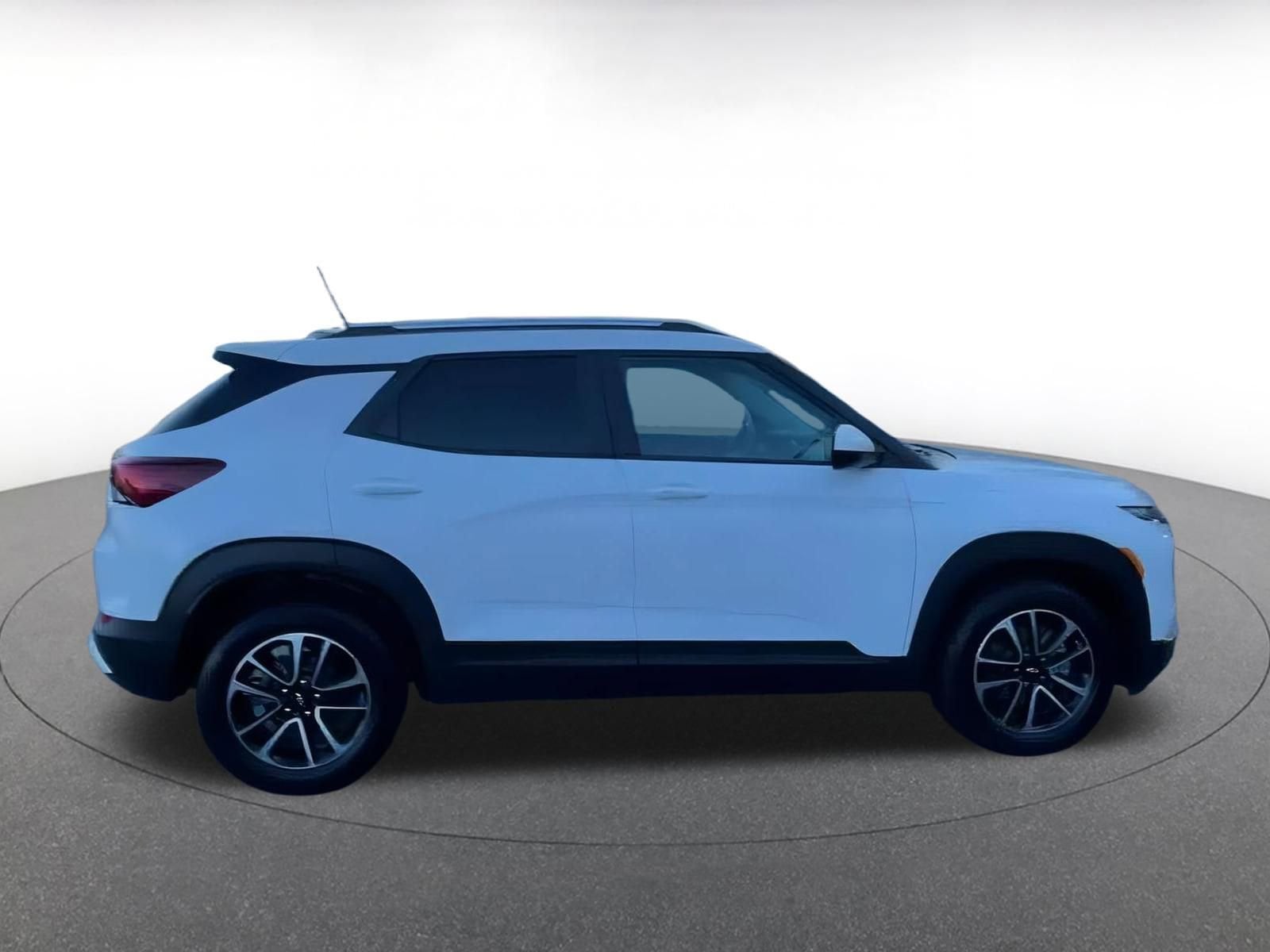 Thumbnail: 2025 Chevrolet TrailBlazer - 14