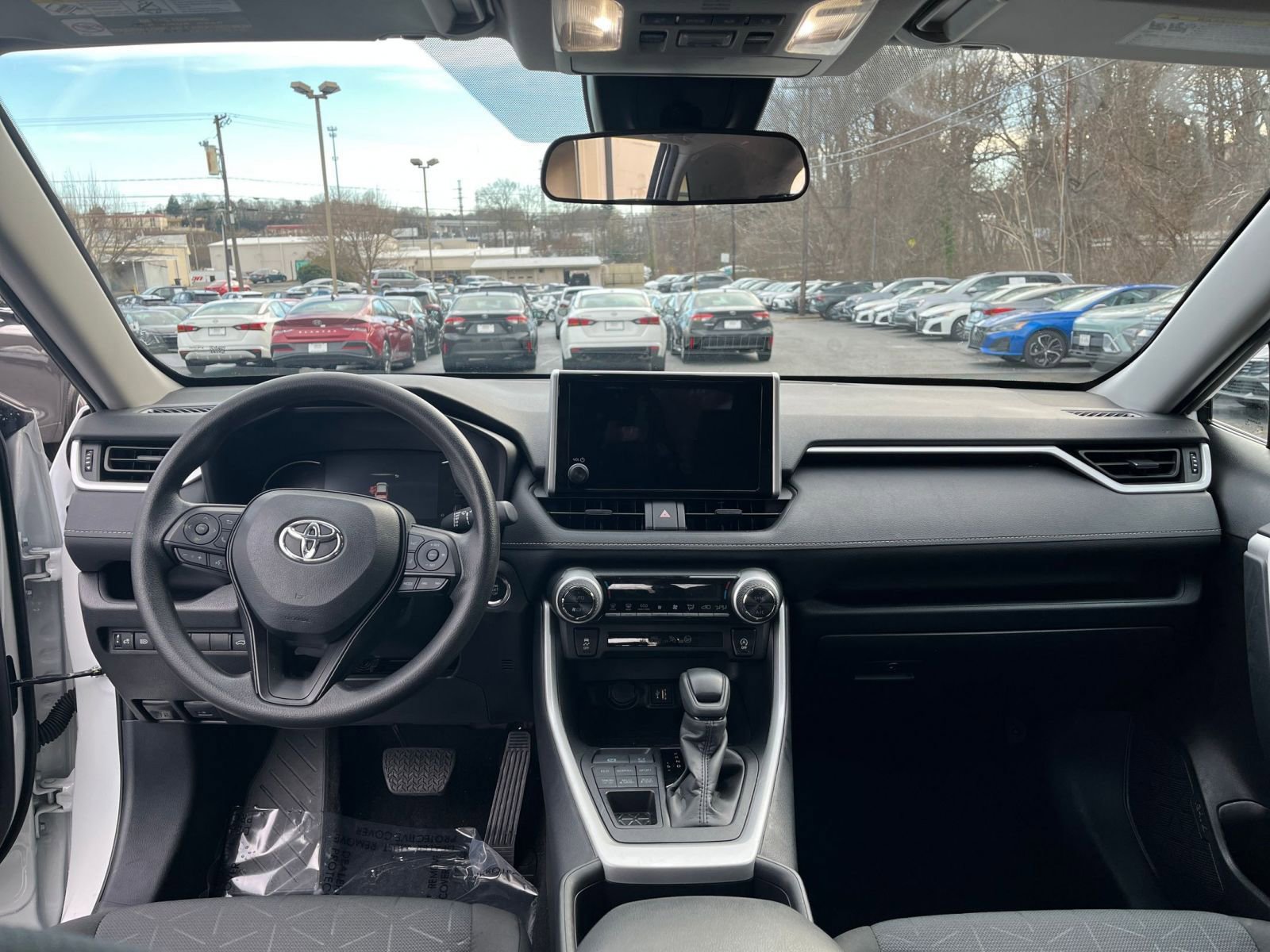 Thumbnail: 2025 Toyota RAV4 - 29