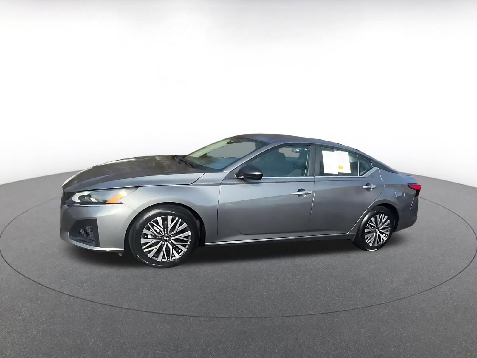 Thumbnail: 2025 Nissan Altima - 8