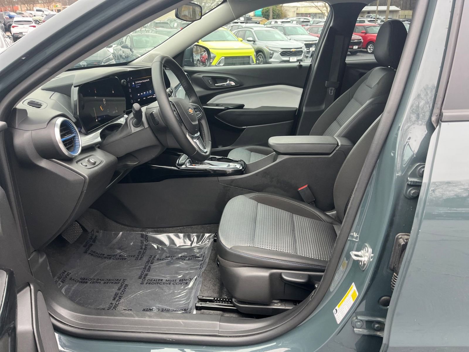 Thumbnail: 2025 Chevrolet Trax - 21