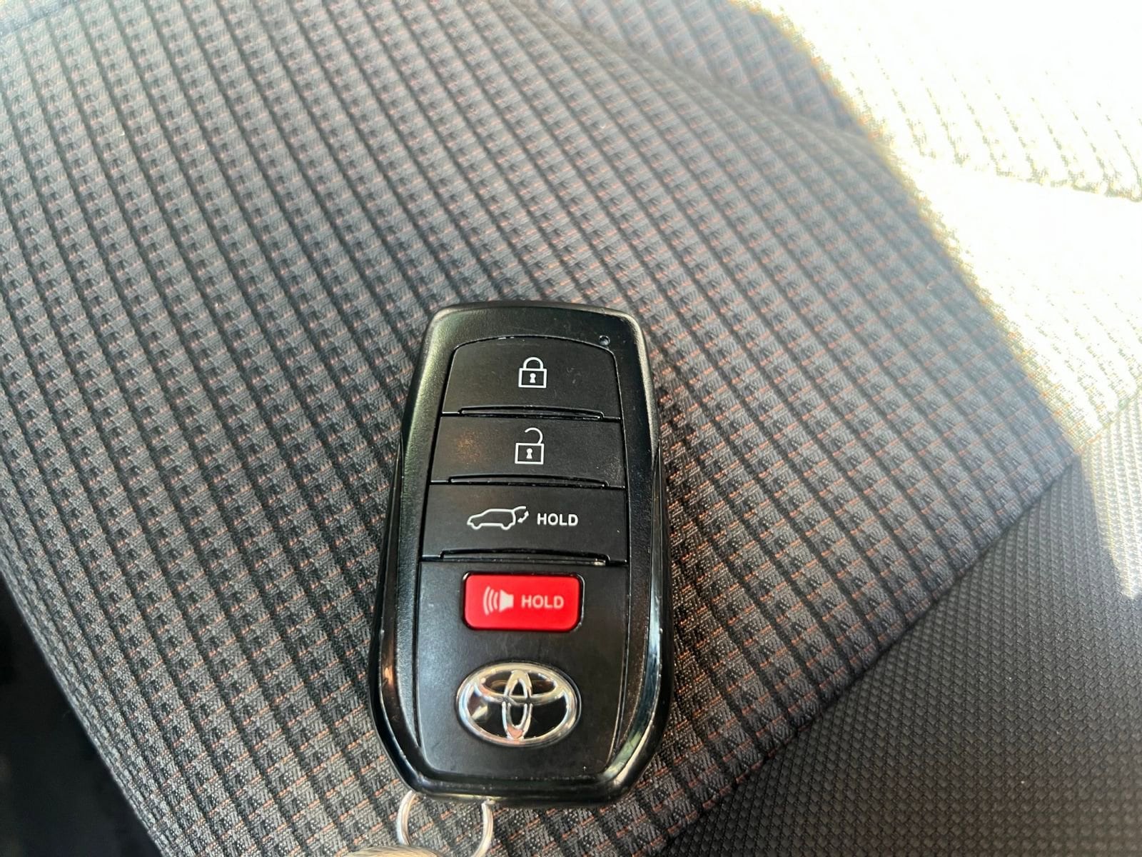 Thumbnail: 2025 Toyota Highlander - 18