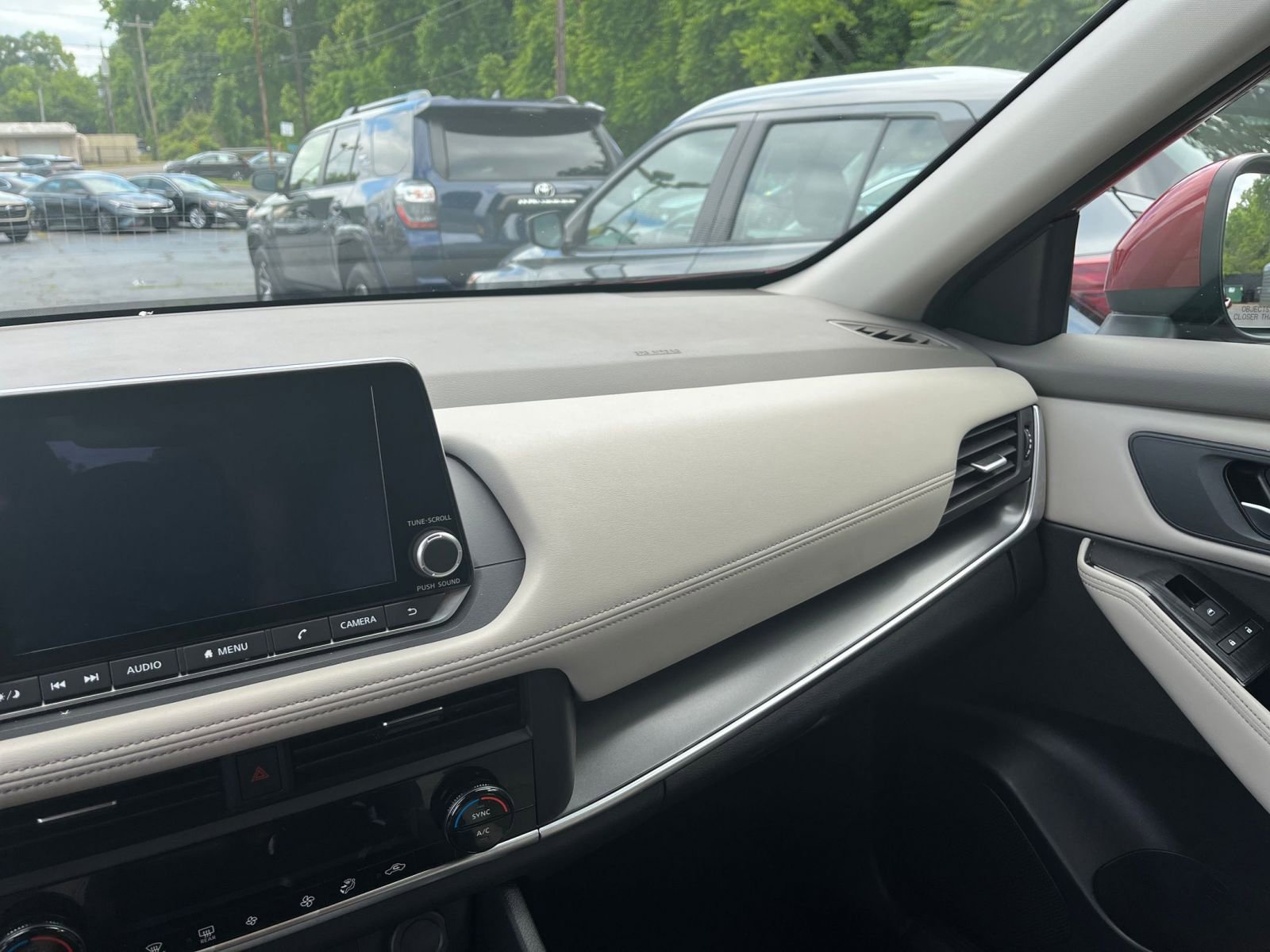 2024 Nissan Rogue SV 29