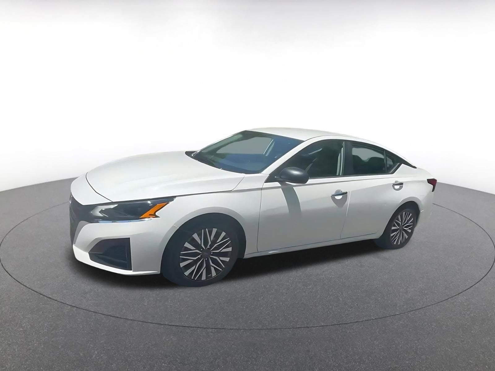 Thumbnail: 2025 Nissan Altima - 8