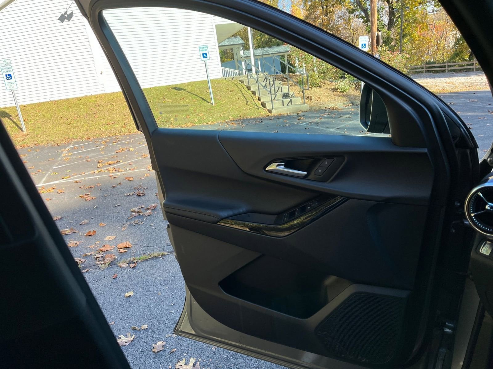 Thumbnail: 2025 Chevrolet Equinox - 18