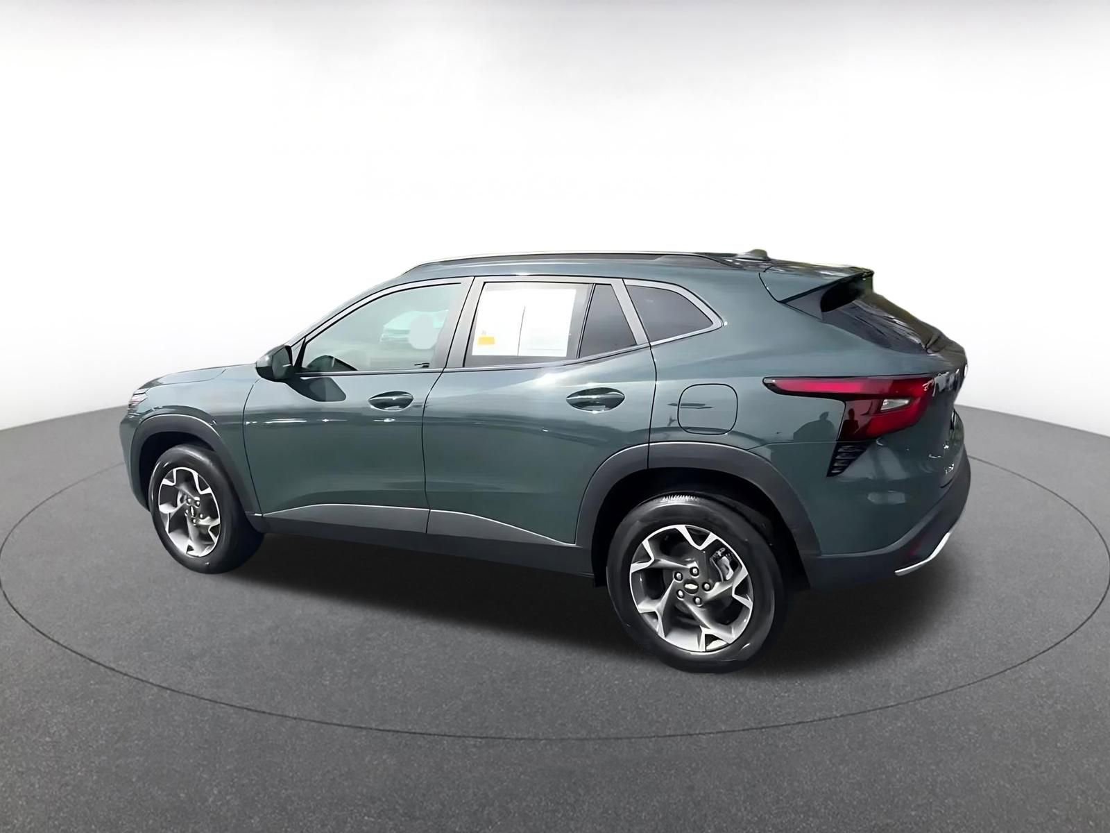 Thumbnail: 2025 Chevrolet Trax - 10