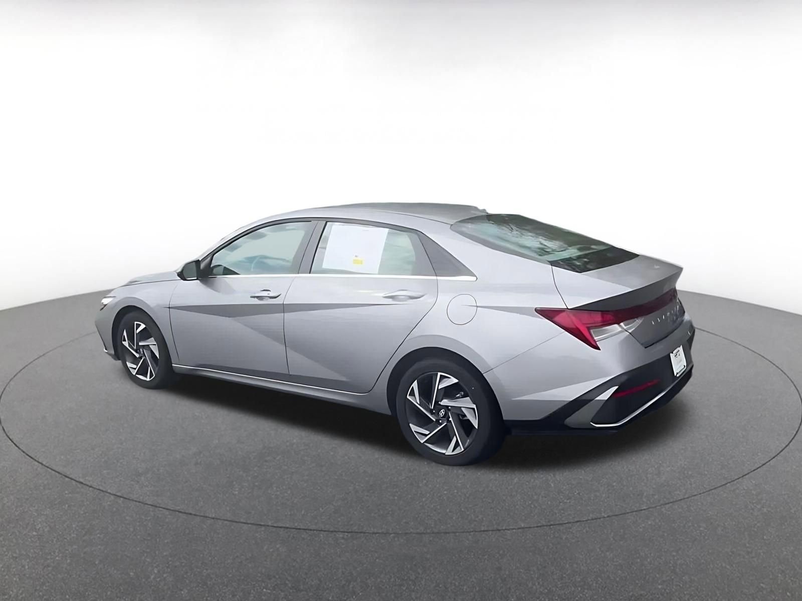 Thumbnail: 2025 Hyundai Elantra - 10