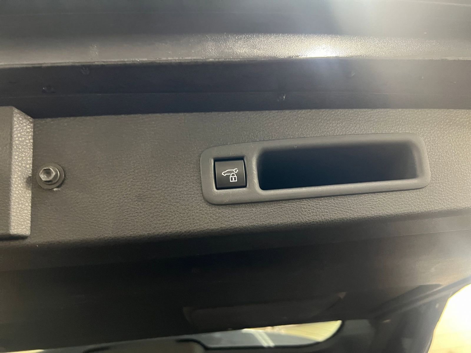 Thumbnail: 2025 Toyota Sienna - 21