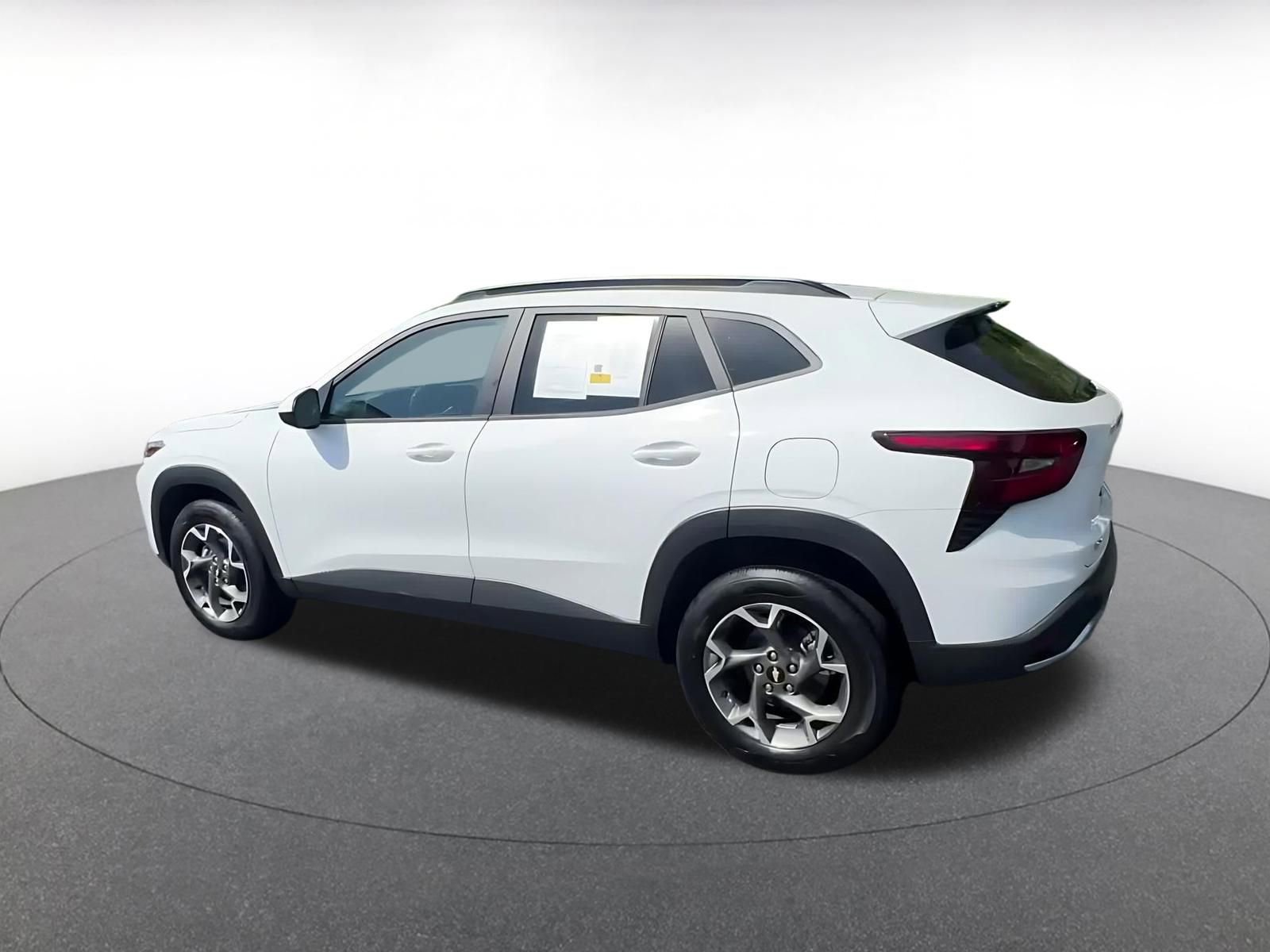 Thumbnail: 2025 Chevrolet Trax - 10