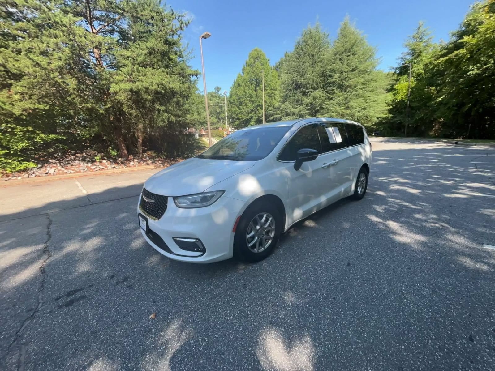 Thumbnail: 2024 Chrysler Pacifica - 4