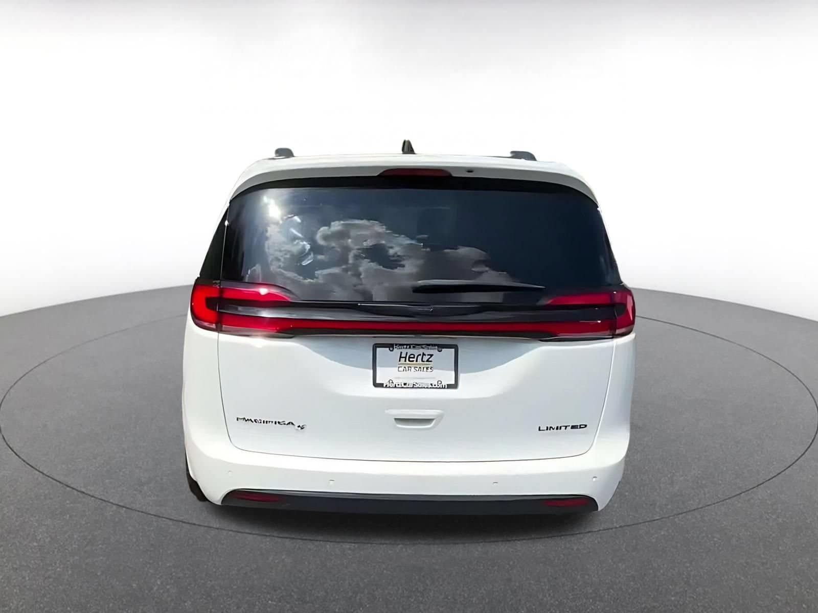 Thumbnail: 2025 Chrysler Pacifica - 12