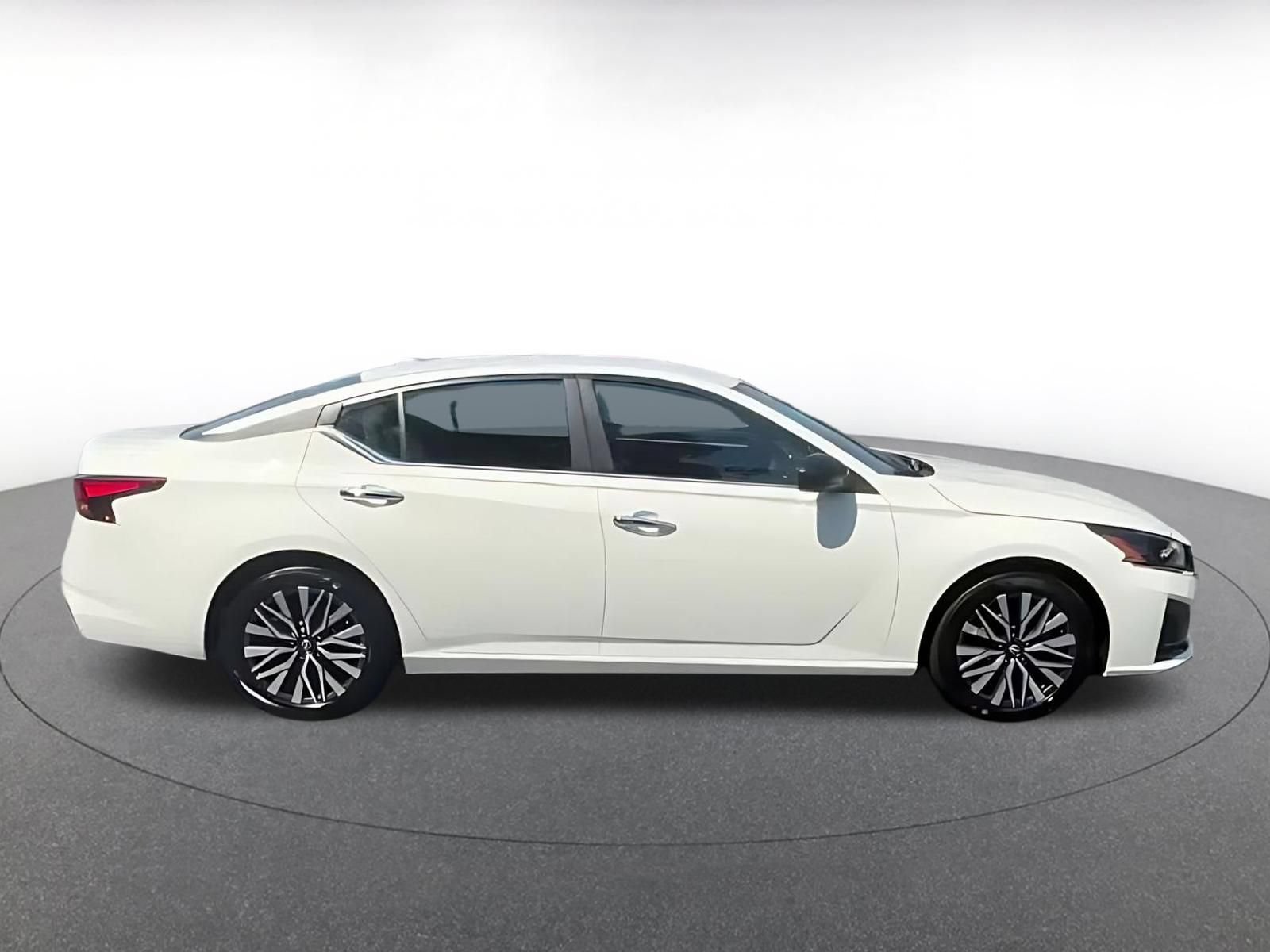 Thumbnail: 2025 Nissan Altima - 12