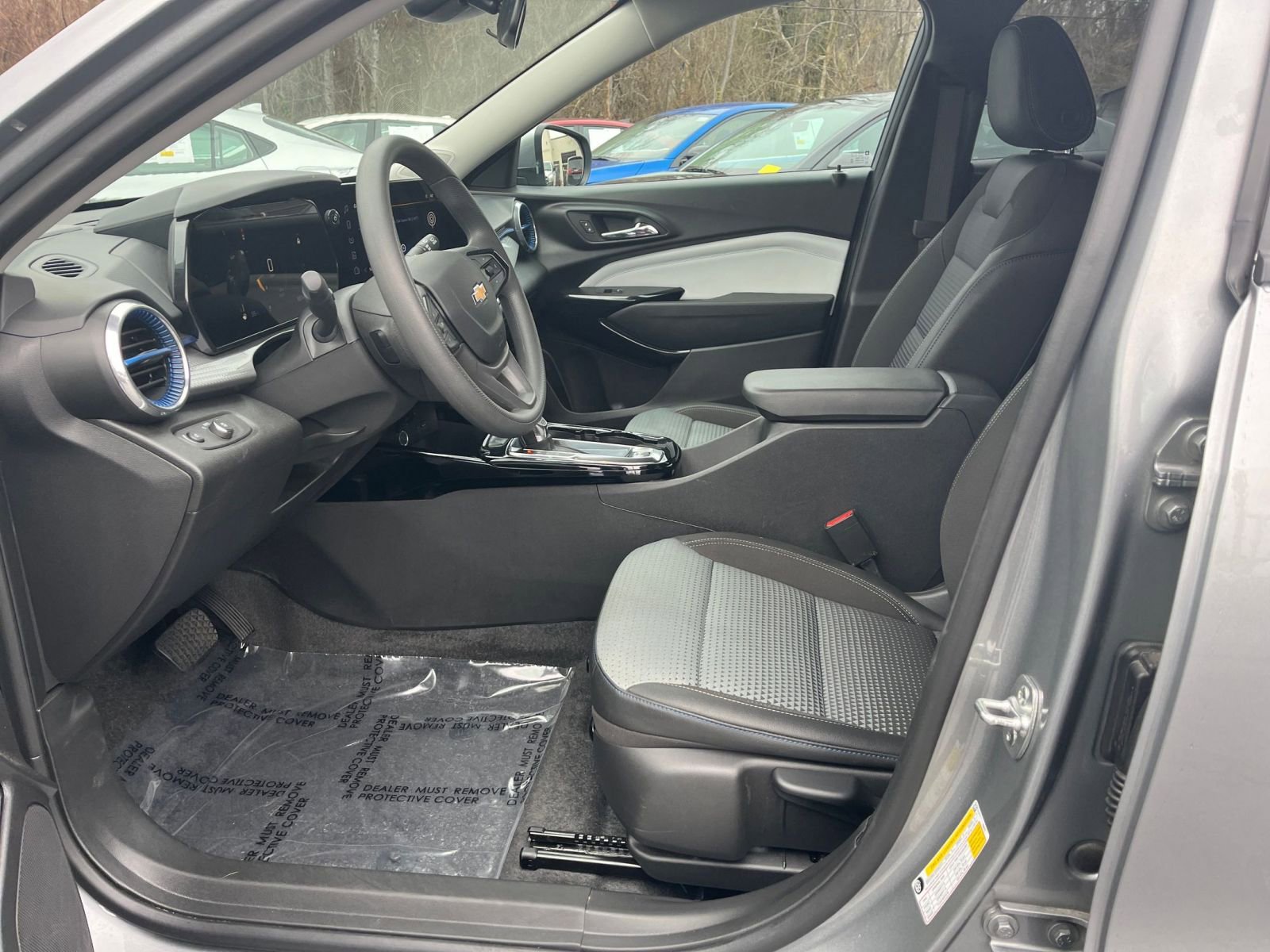 Thumbnail: 2025 Chevrolet Trax - 21