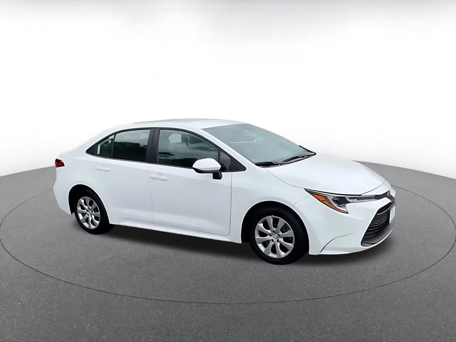 Thumbnail: 2025 Toyota Corolla - 2