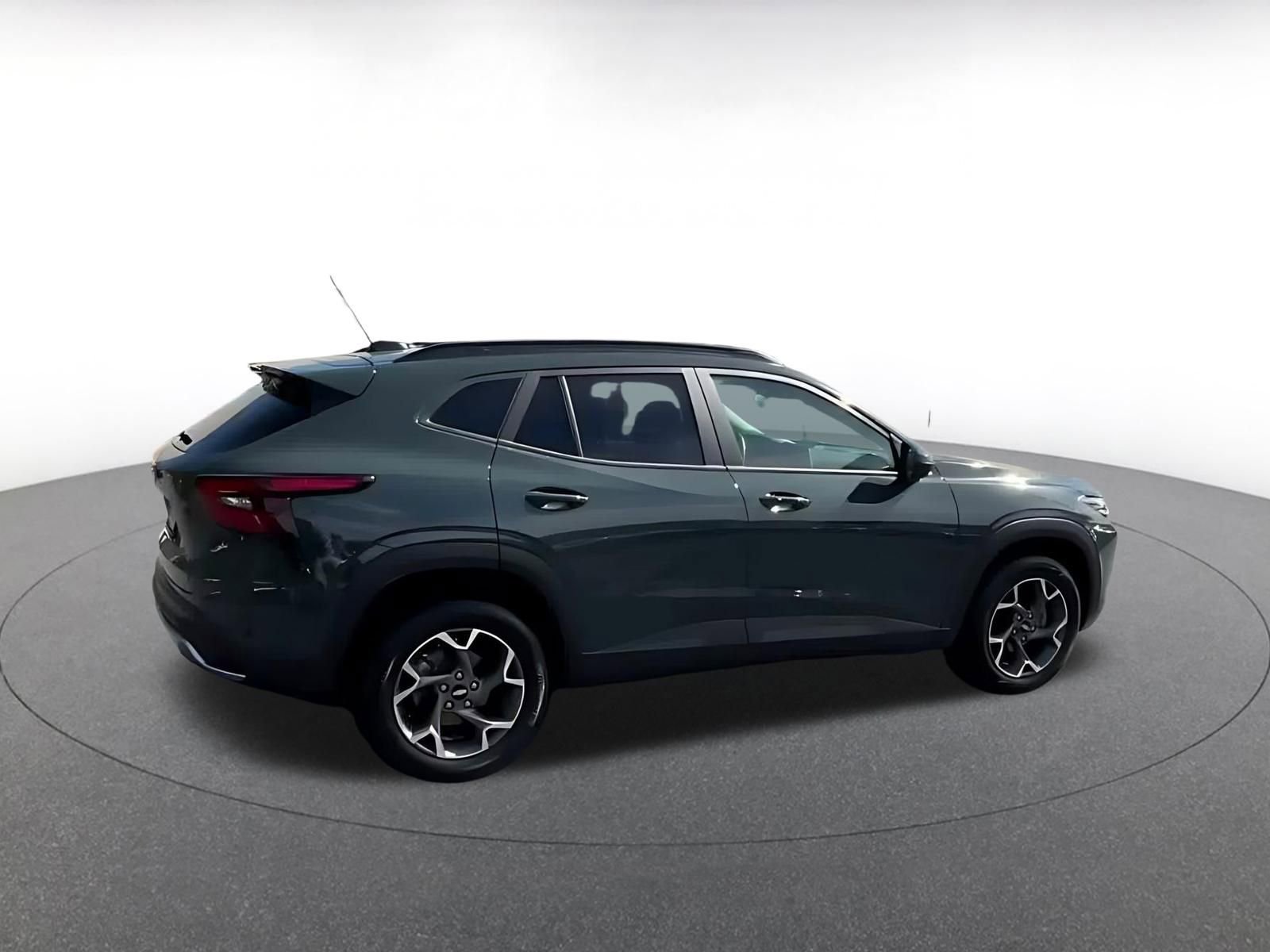 Thumbnail: 2025 Chevrolet Trax - 12