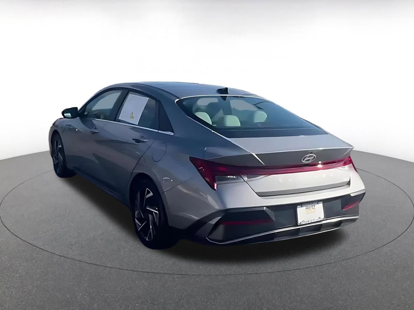 Thumbnail: 2025 Hyundai Elantra - 10