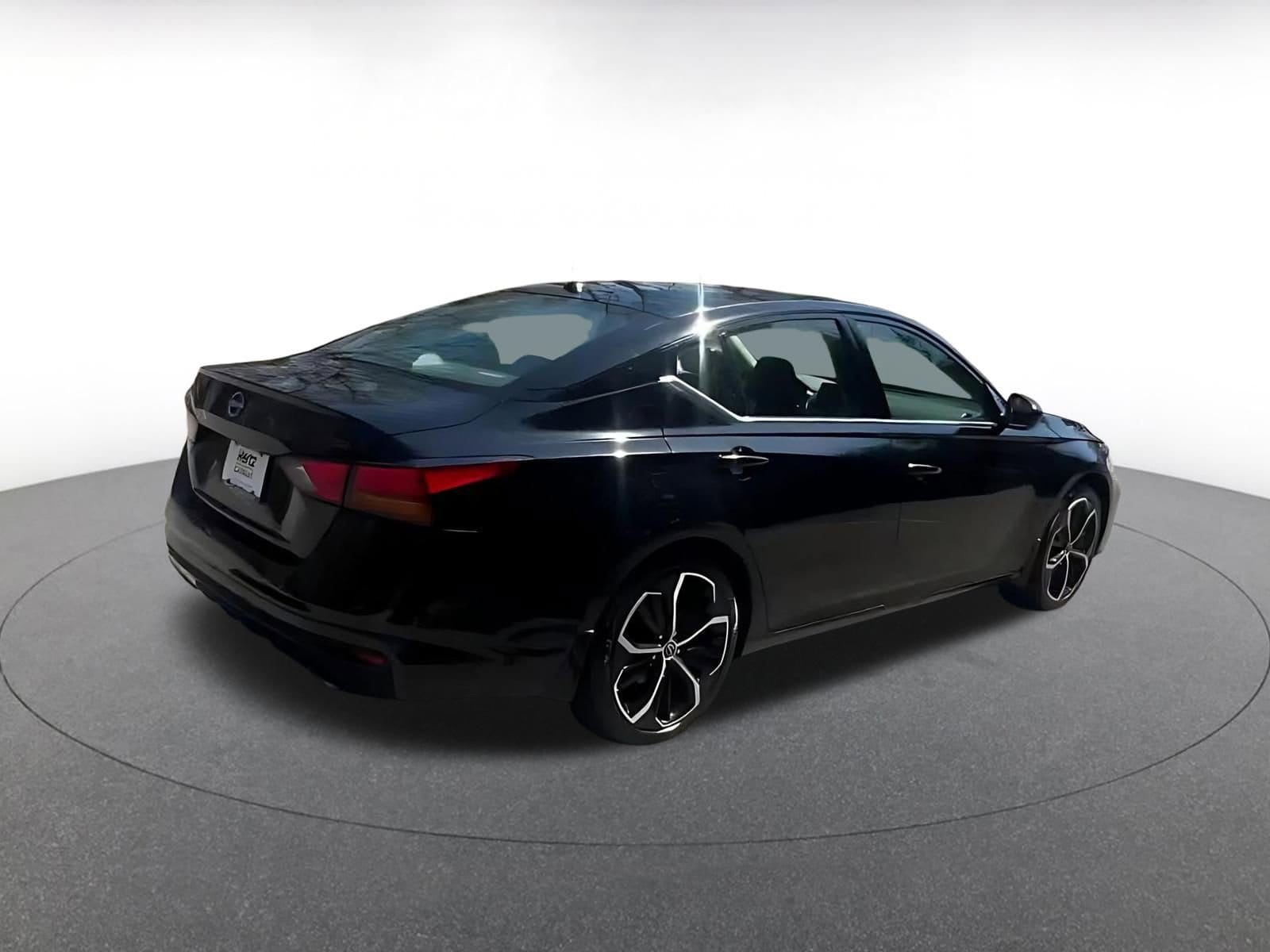 Thumbnail: 2025 Nissan Altima - 14