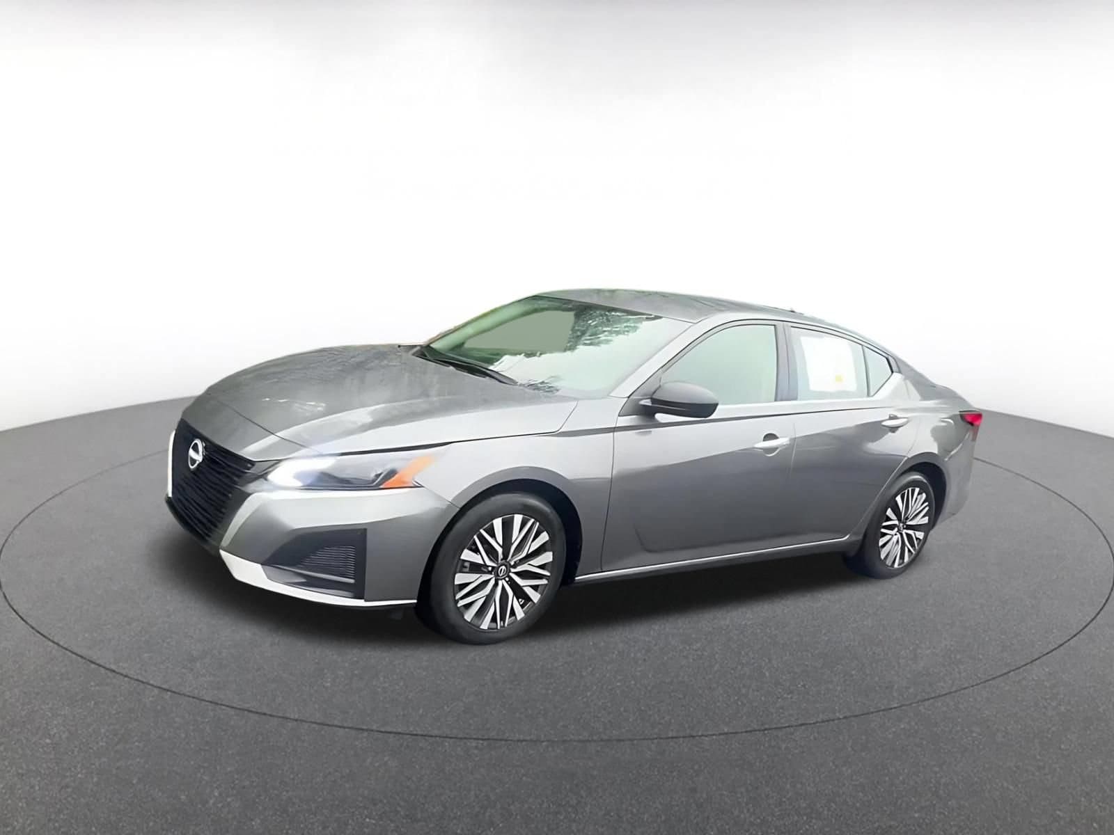 Thumbnail: 2025 Nissan Altima - 8