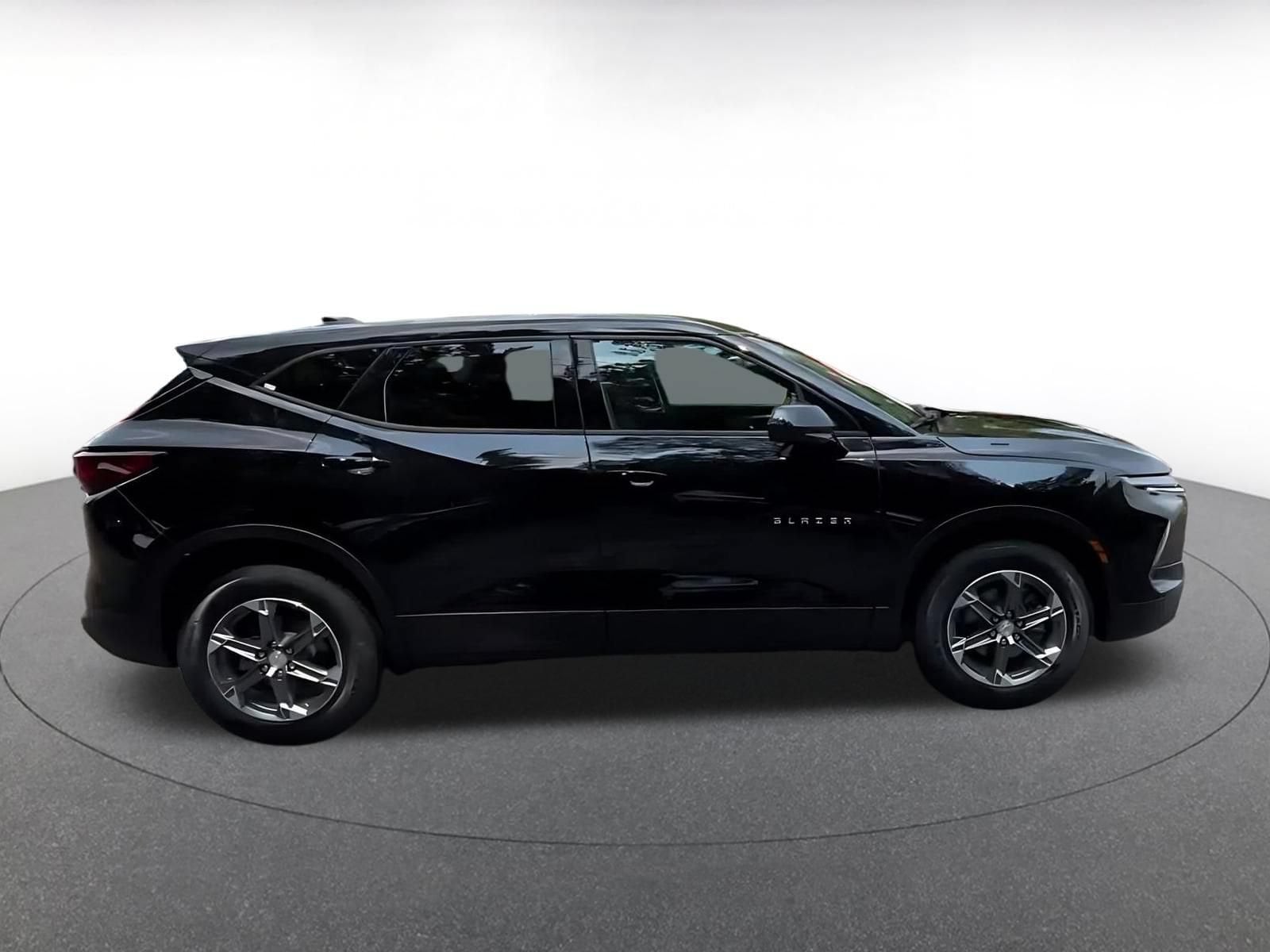 Thumbnail: 2025 Chevrolet Blazer - 16