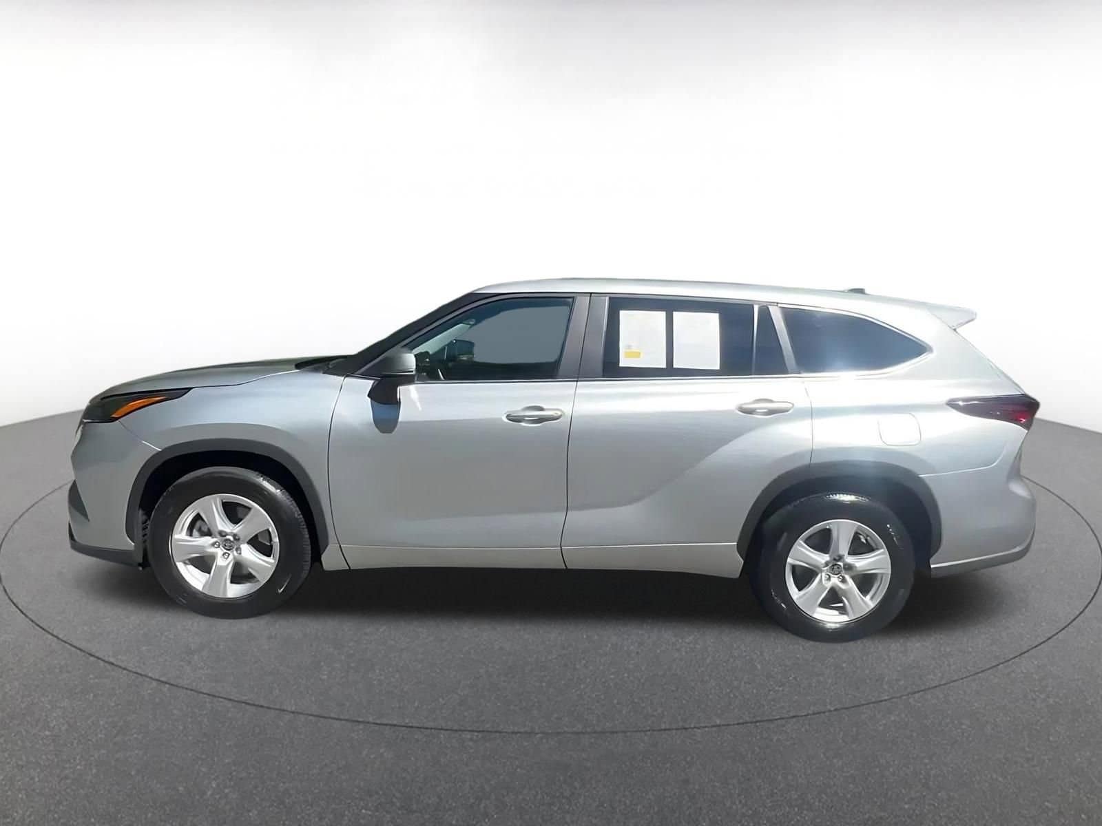 Thumbnail: 2025 Toyota Highlander - 9