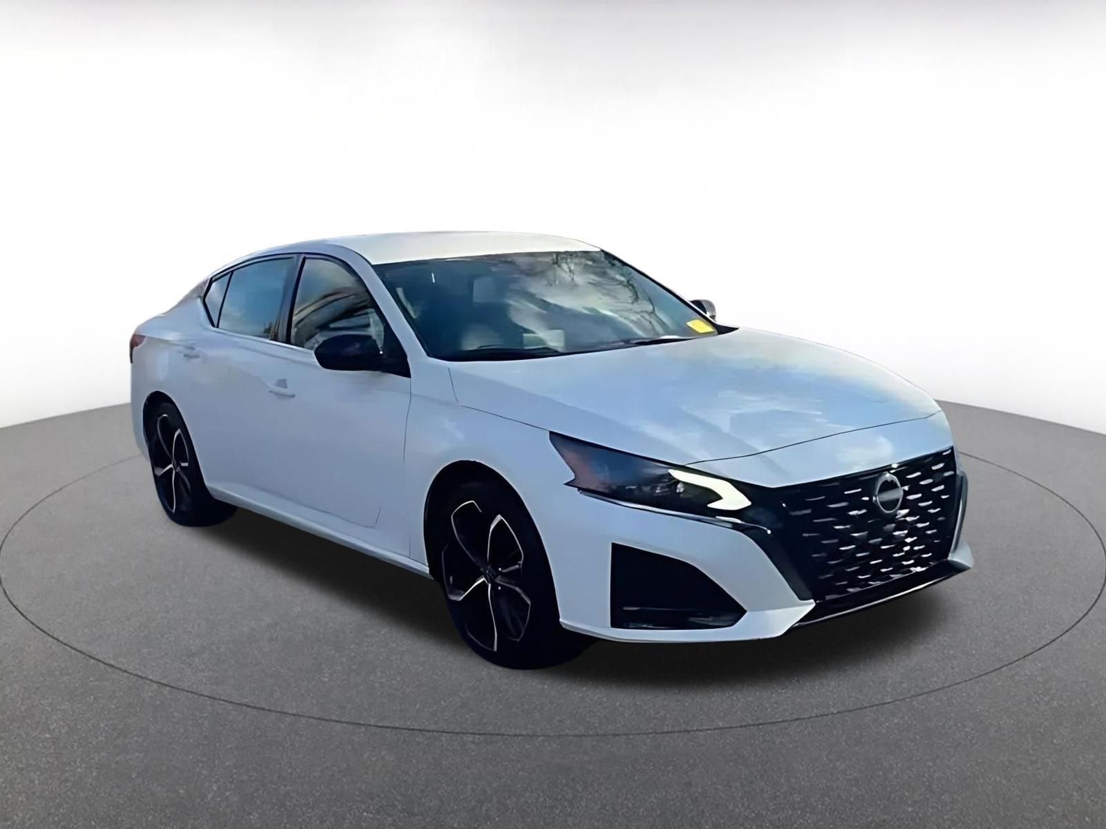 Thumbnail: 2025 Nissan Altima - 3