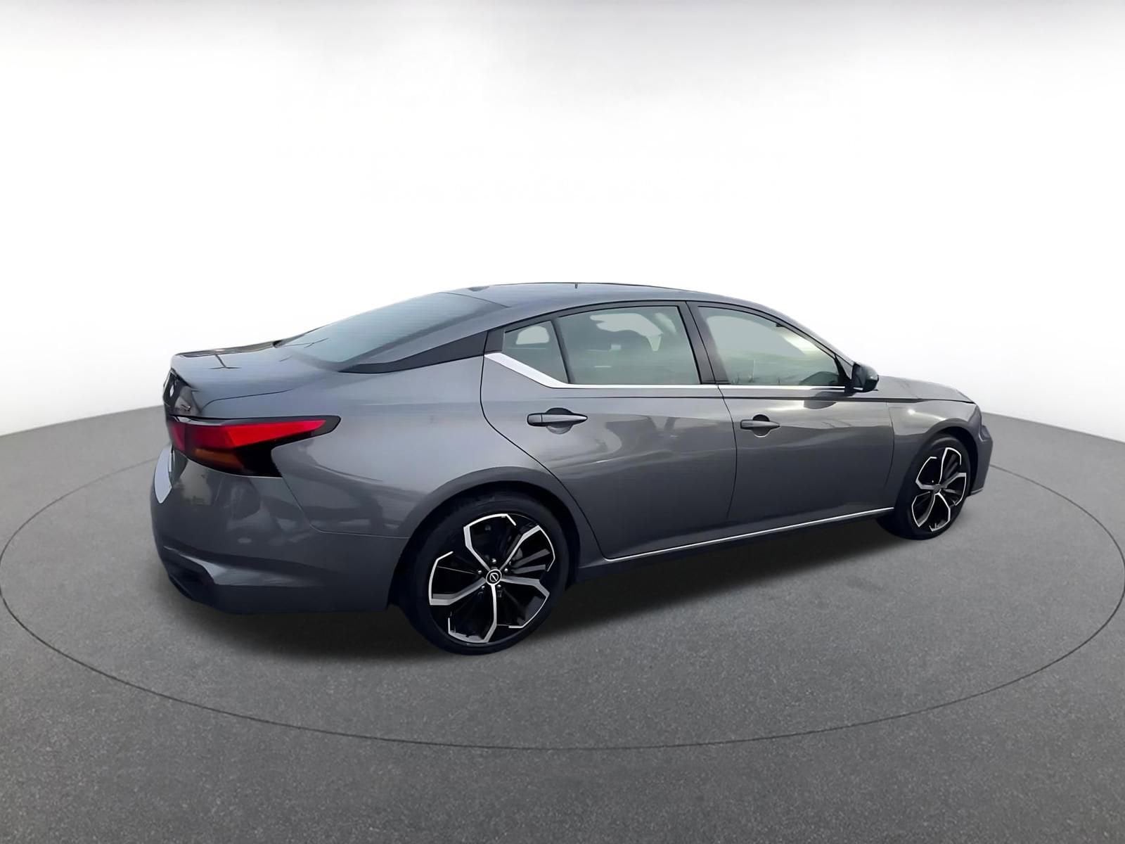 Thumbnail: 2025 Nissan Altima - 12