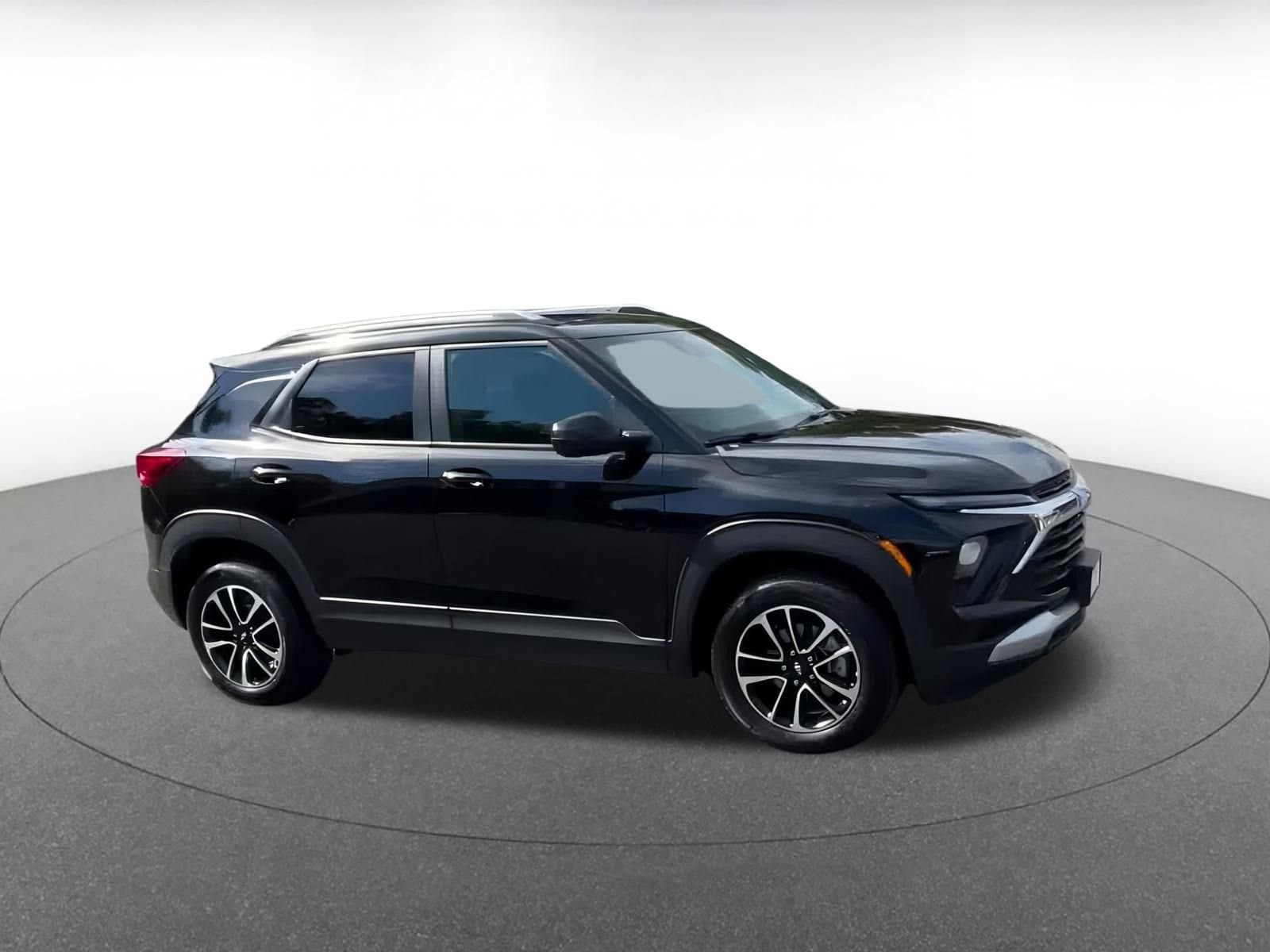 Thumbnail: 2024 Chevrolet TrailBlazer - 2