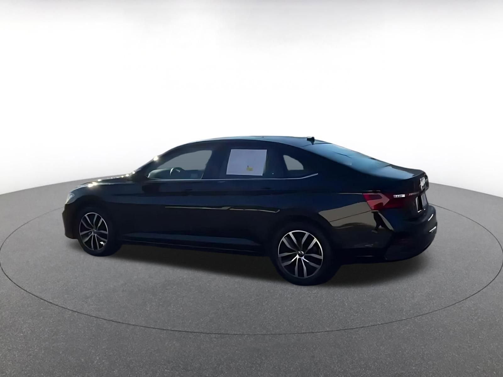 Thumbnail: 2025 Volkswagen Jetta - 10