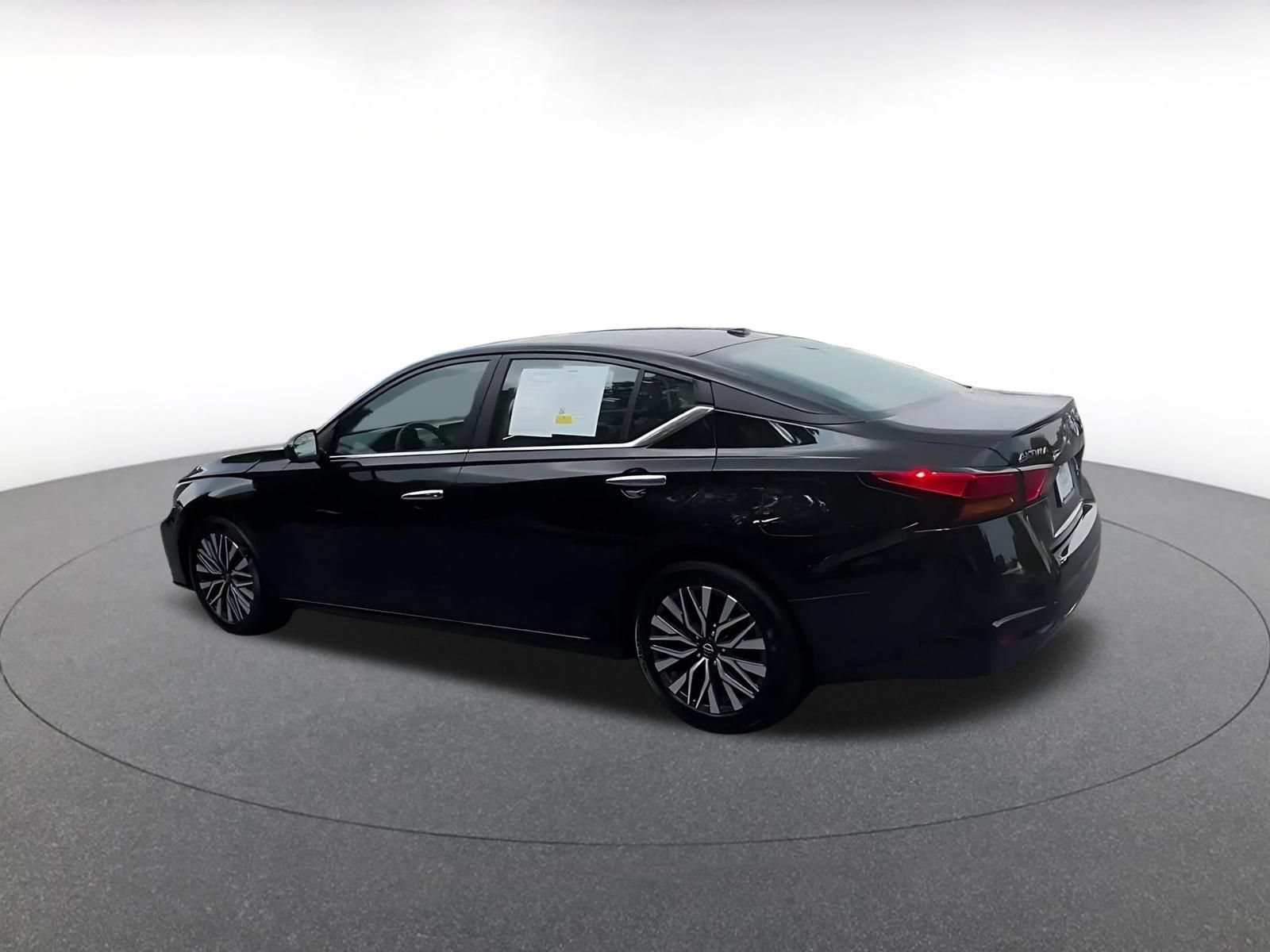Thumbnail: 2025 Nissan Altima - 10