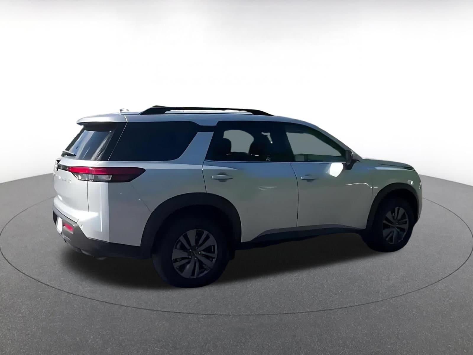 Thumbnail: 2025 Nissan Pathfinder - 8