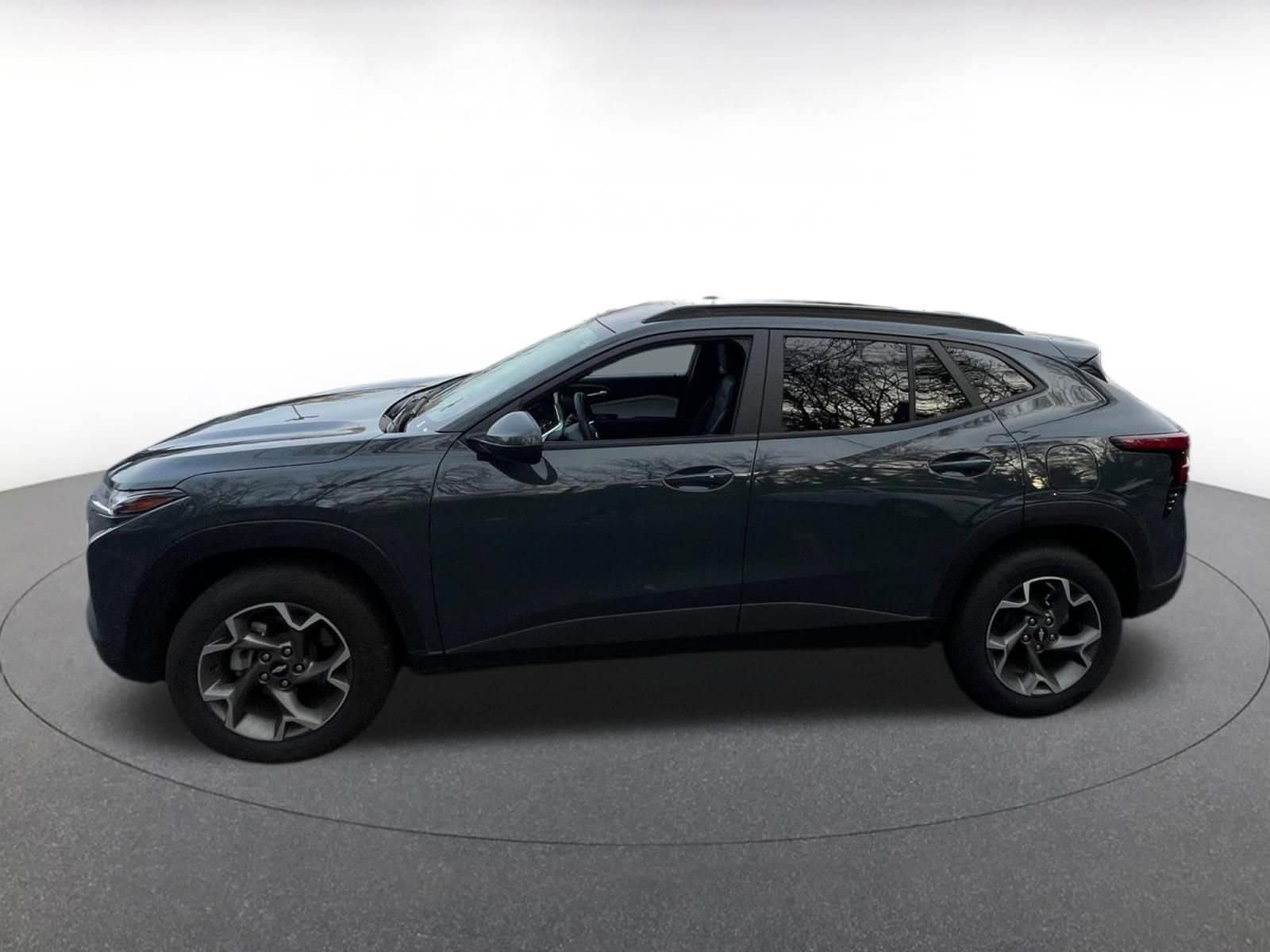 Thumbnail: 2025 Chevrolet Trax - 4