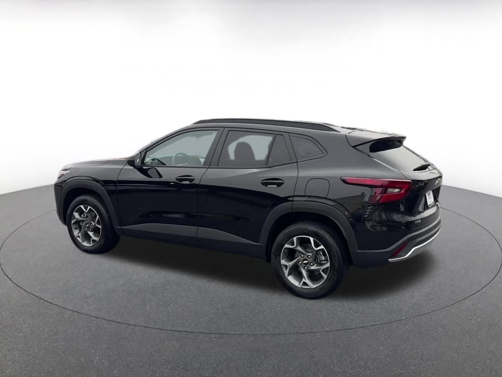 Thumbnail: 2025 Chevrolet Trax - 10