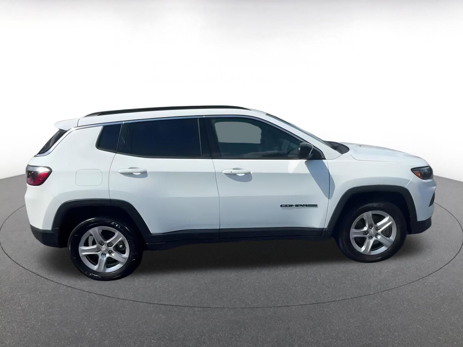 Thumbnail: 2023 Jeep Compass - 16