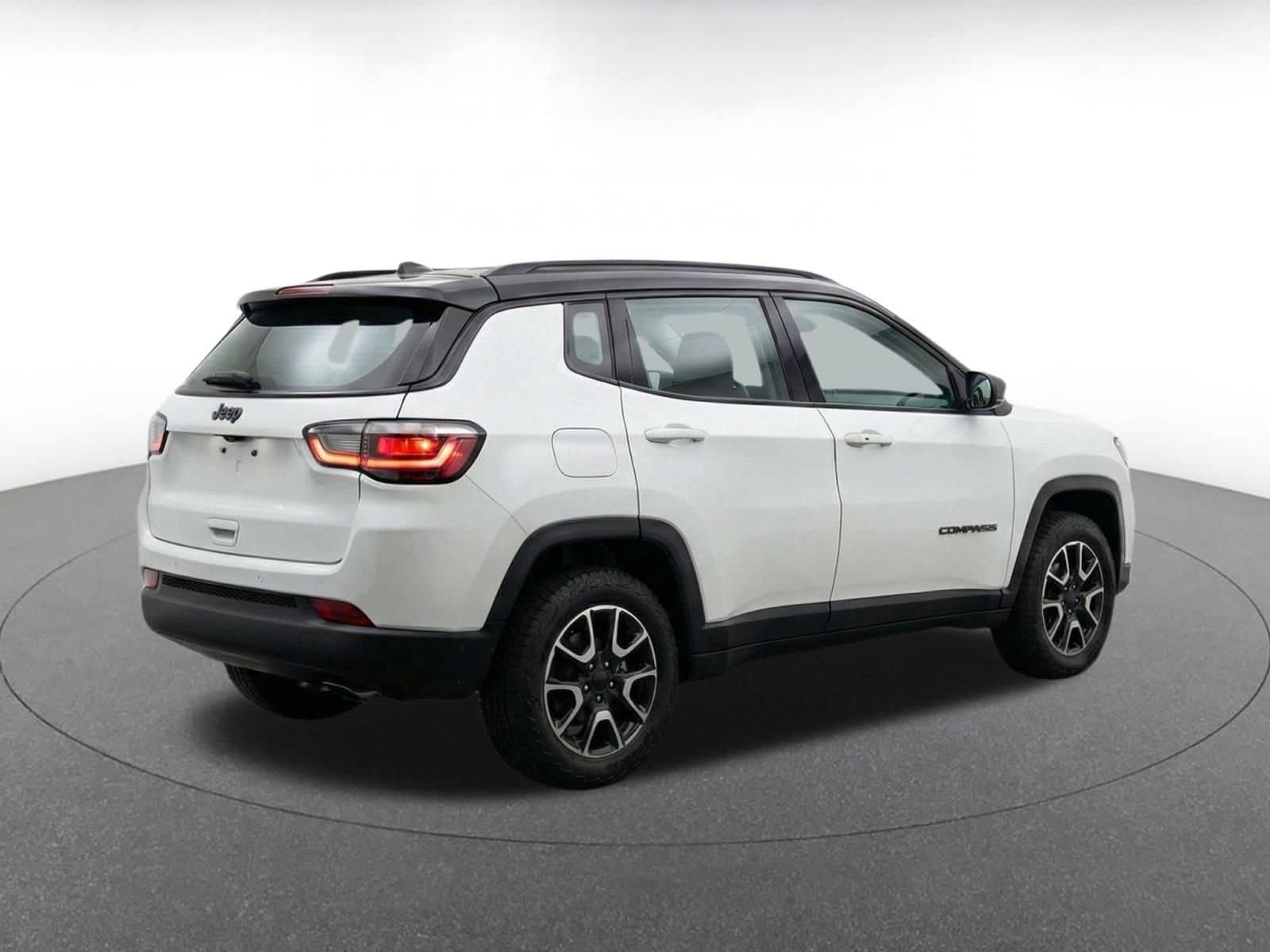 Thumbnail: 2025 Jeep Compass - 11