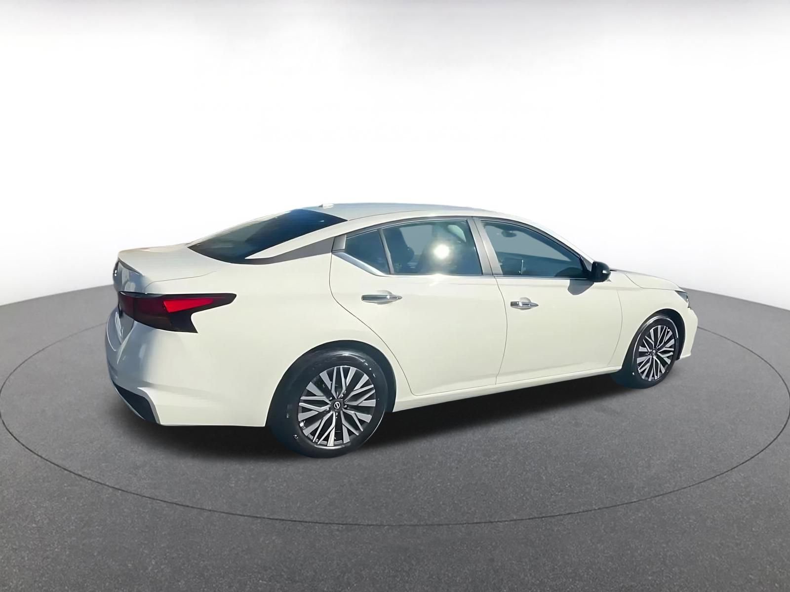 Thumbnail: 2025 Nissan Altima - 15